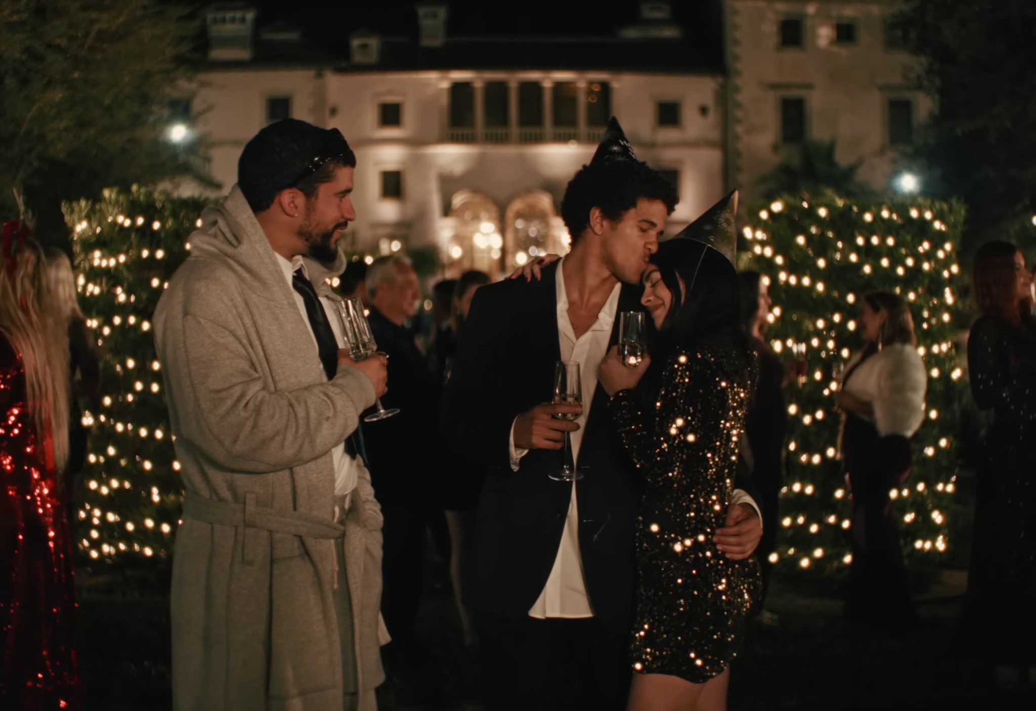 NO ME QUIERO CASAR (2023) —  shot,  lighting