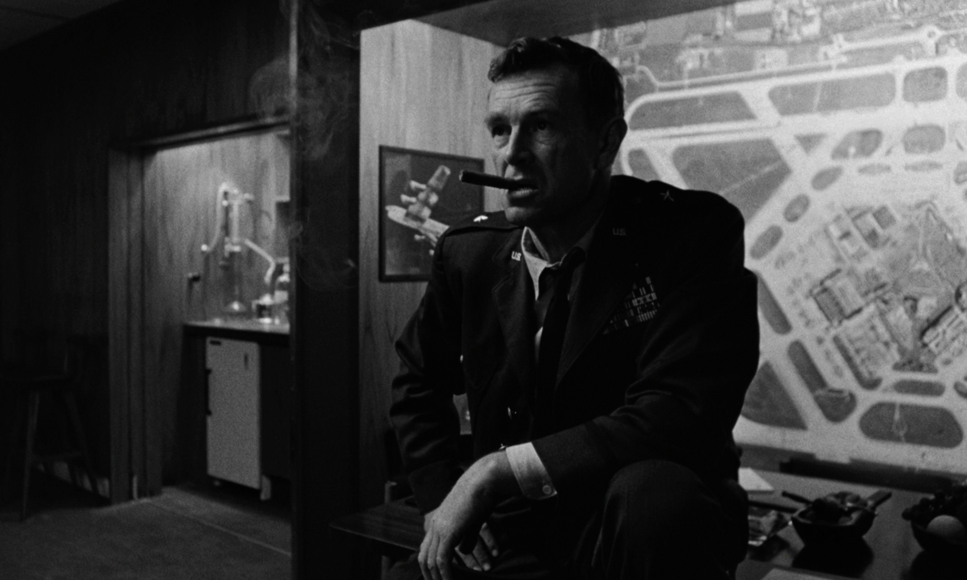 Dr. Strangelove or: How I Learned to Stop Worrying and Love the Bomb (1964) —  shot,  lighting