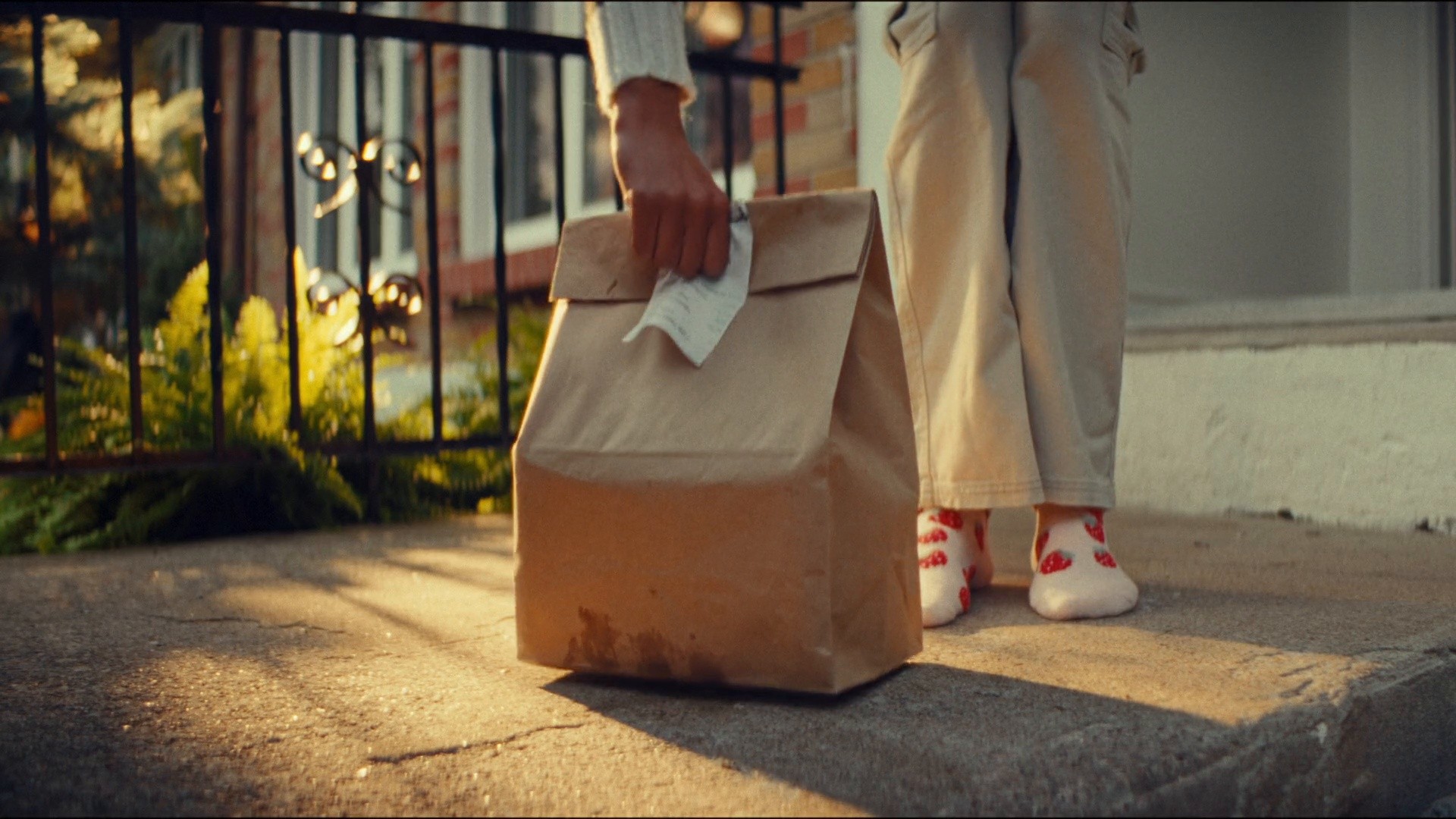 Aliments du Québec - Bye bye 2023 (2024) —  shot,  lighting