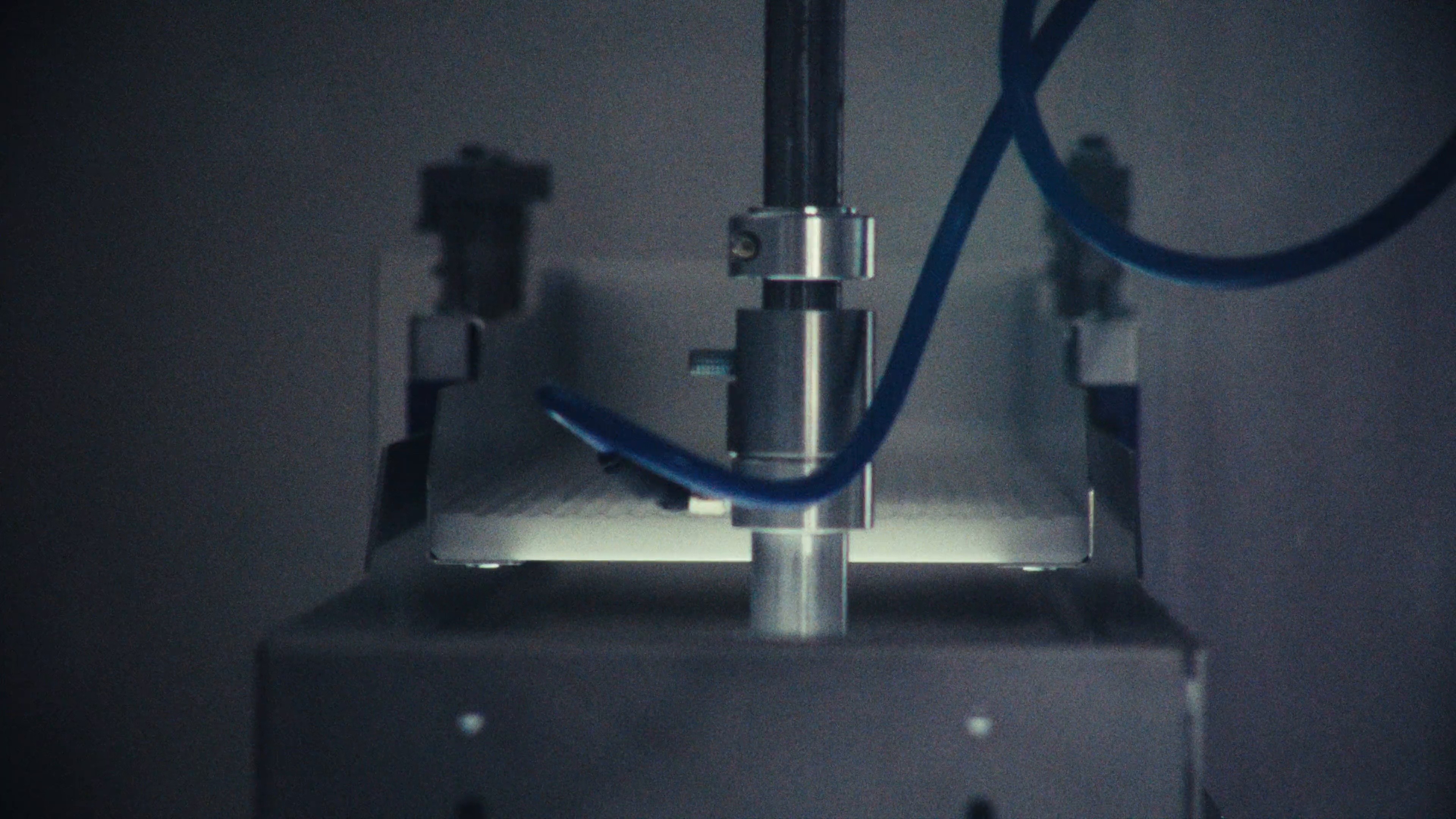 Rolf Hänggi - Small Things (DC) (2025) —  shot,  lighting