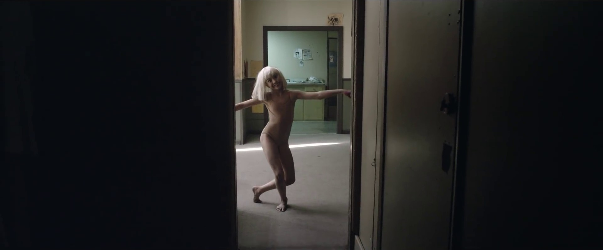 Chandelier (2014) —  shot,  lighting