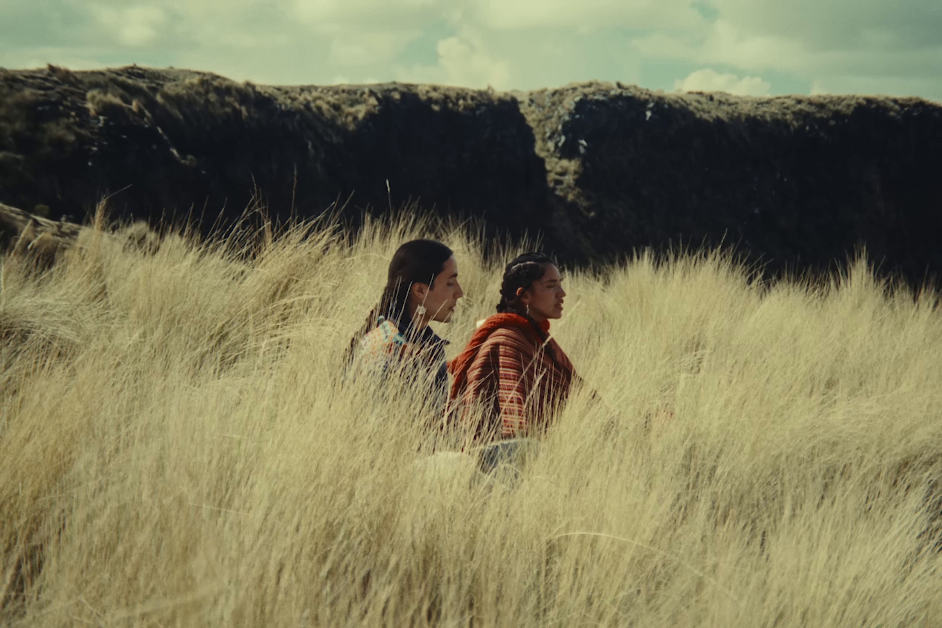 SÍGUEME (2025) —  shot,  lighting