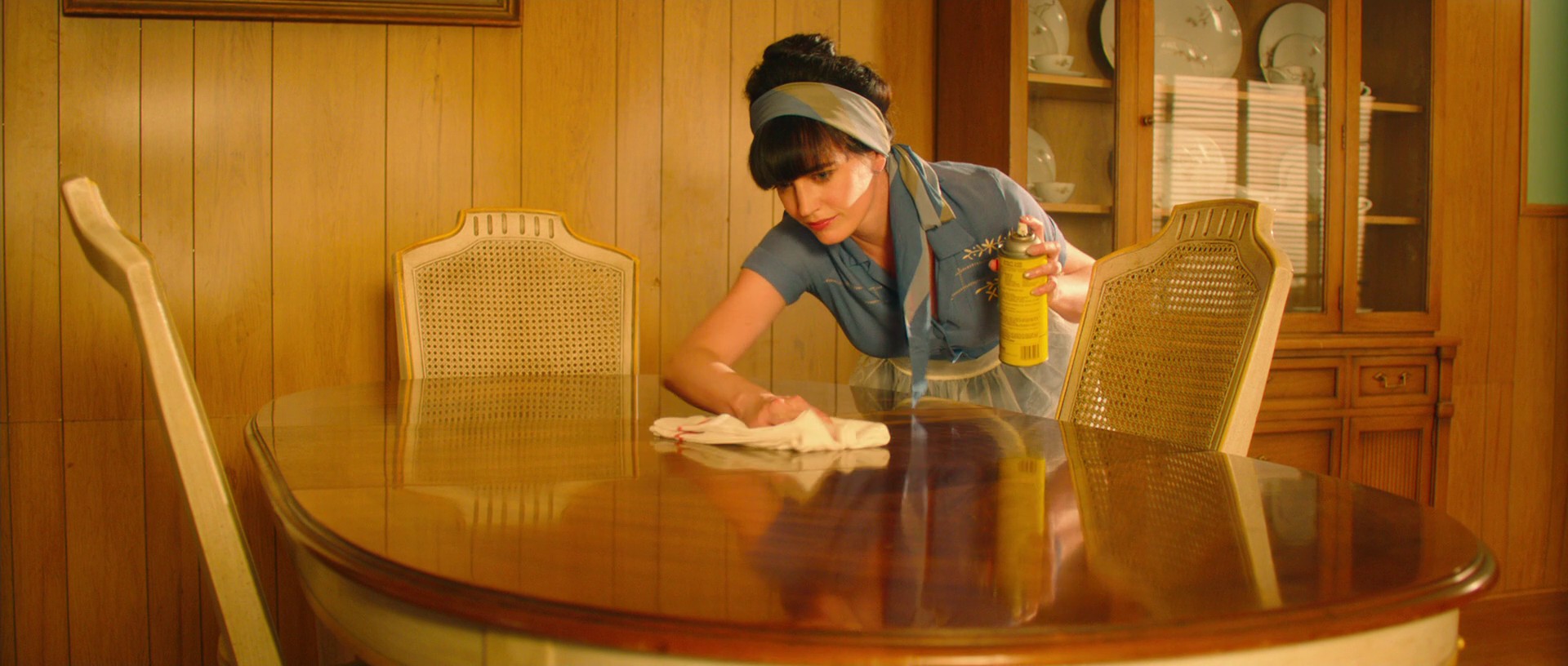 White Bird in a Blizzard (2014) —  shot,  lighting