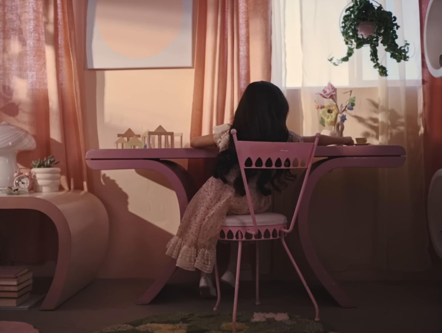 LEECHES (2025) —  shot,  lighting