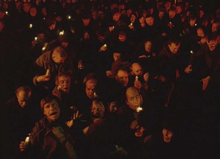 Visitor of a Museum (1990) —  shot,  lighting