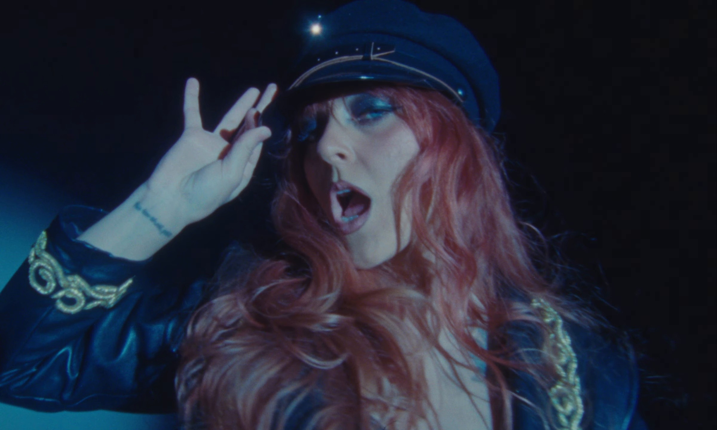 Radio (2025) —  shot,  lighting