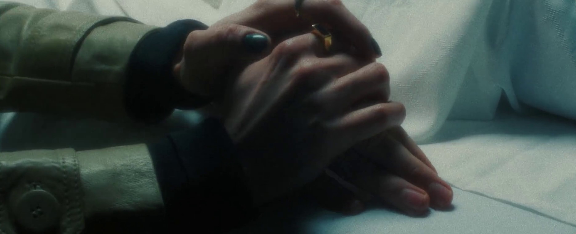 45 Fahrenheit Girl  (2021) —  shot,  lighting