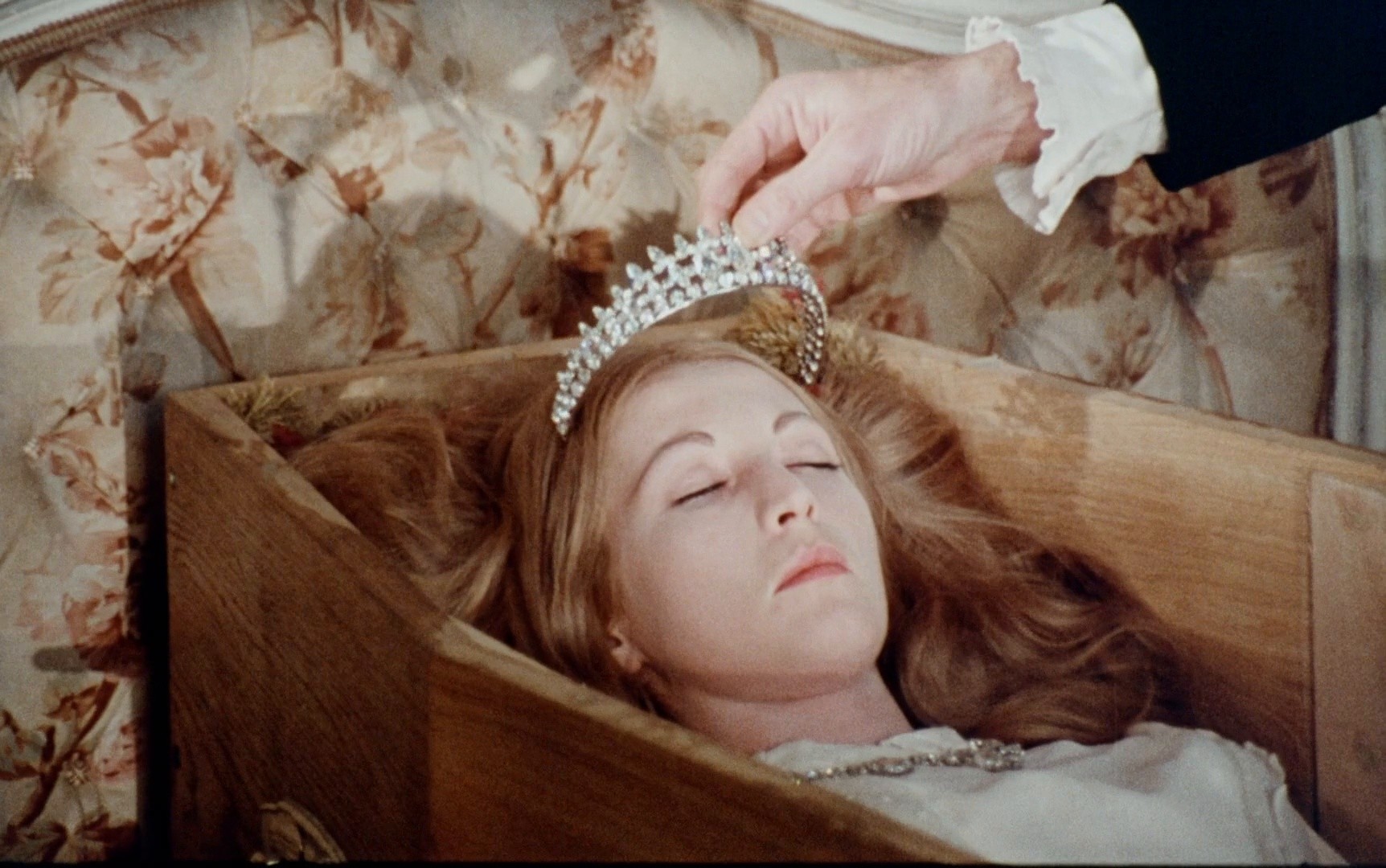 The Invisible Dead (1972) —  shot,  lighting