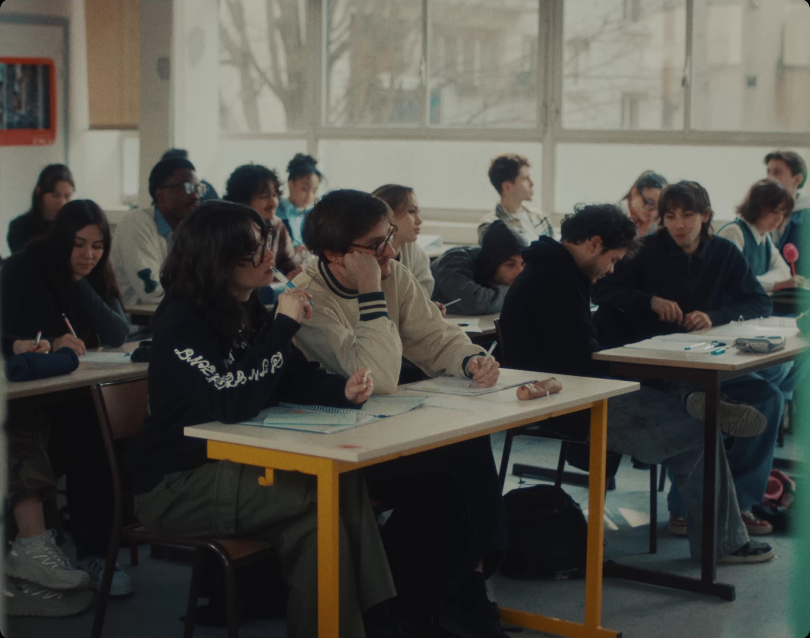 Laissez-moi (2025) —  shot,  lighting