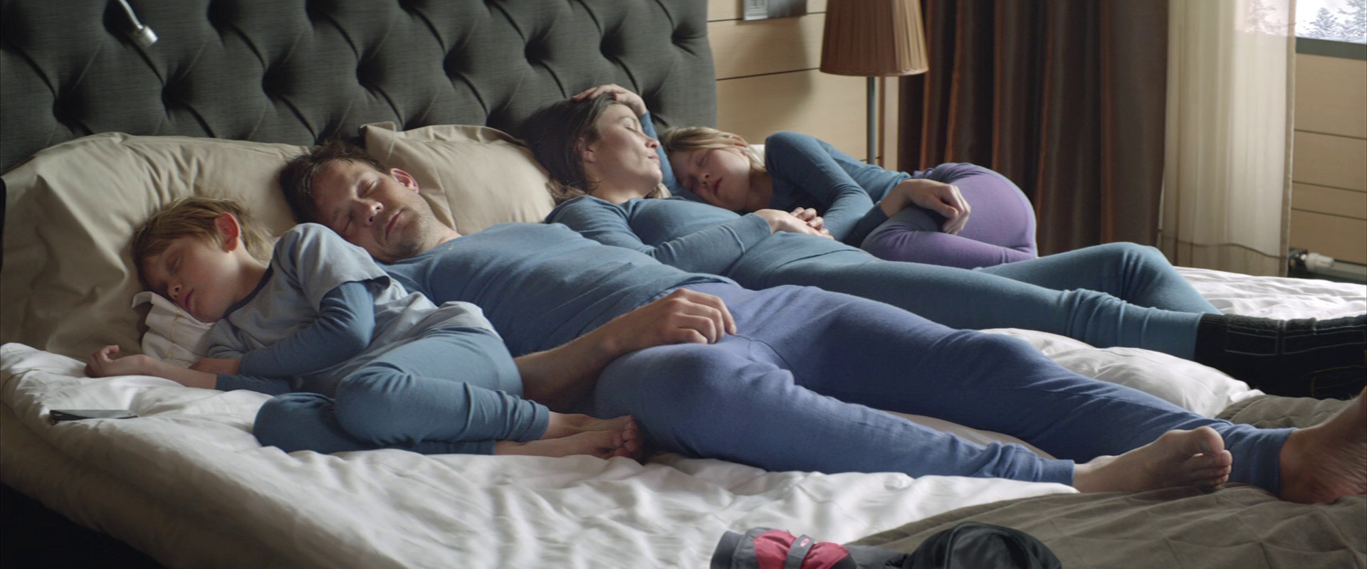 Force Majeure (2014) —  shot,  lighting