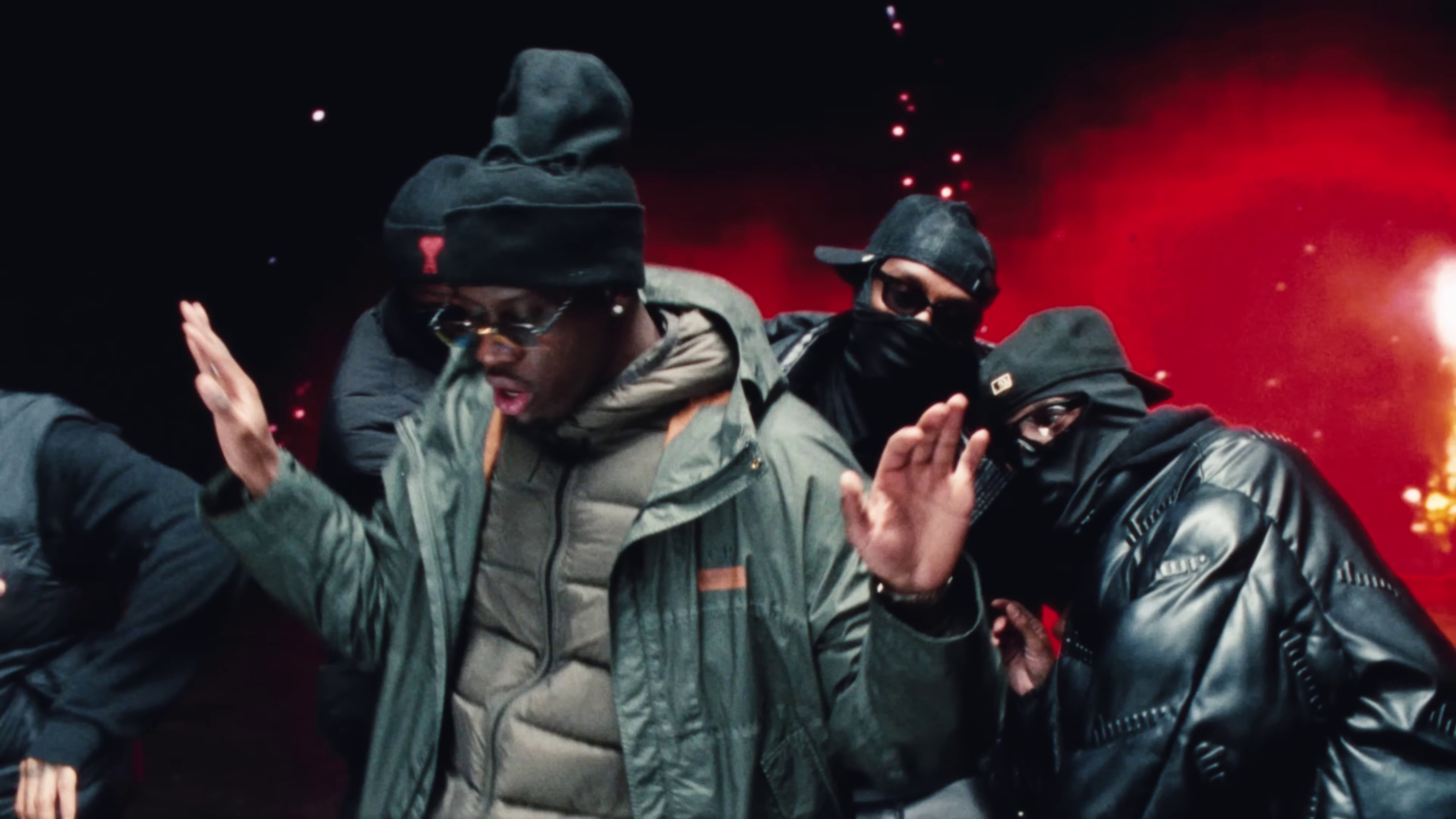 Non Non (2022) —  shot,  lighting