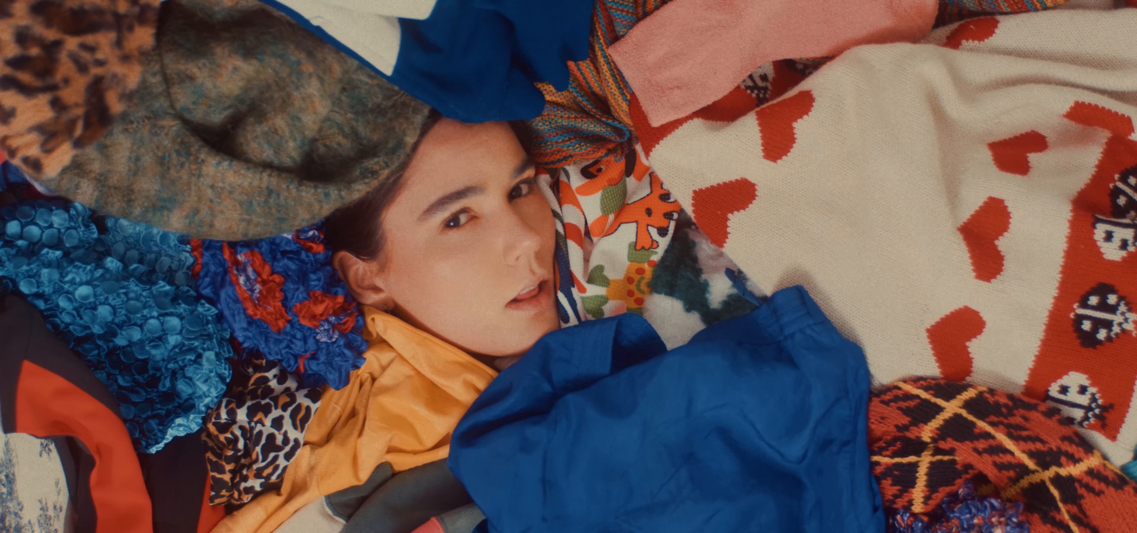 Yo creo que todxs estamos mal (2024) —  shot,  lighting