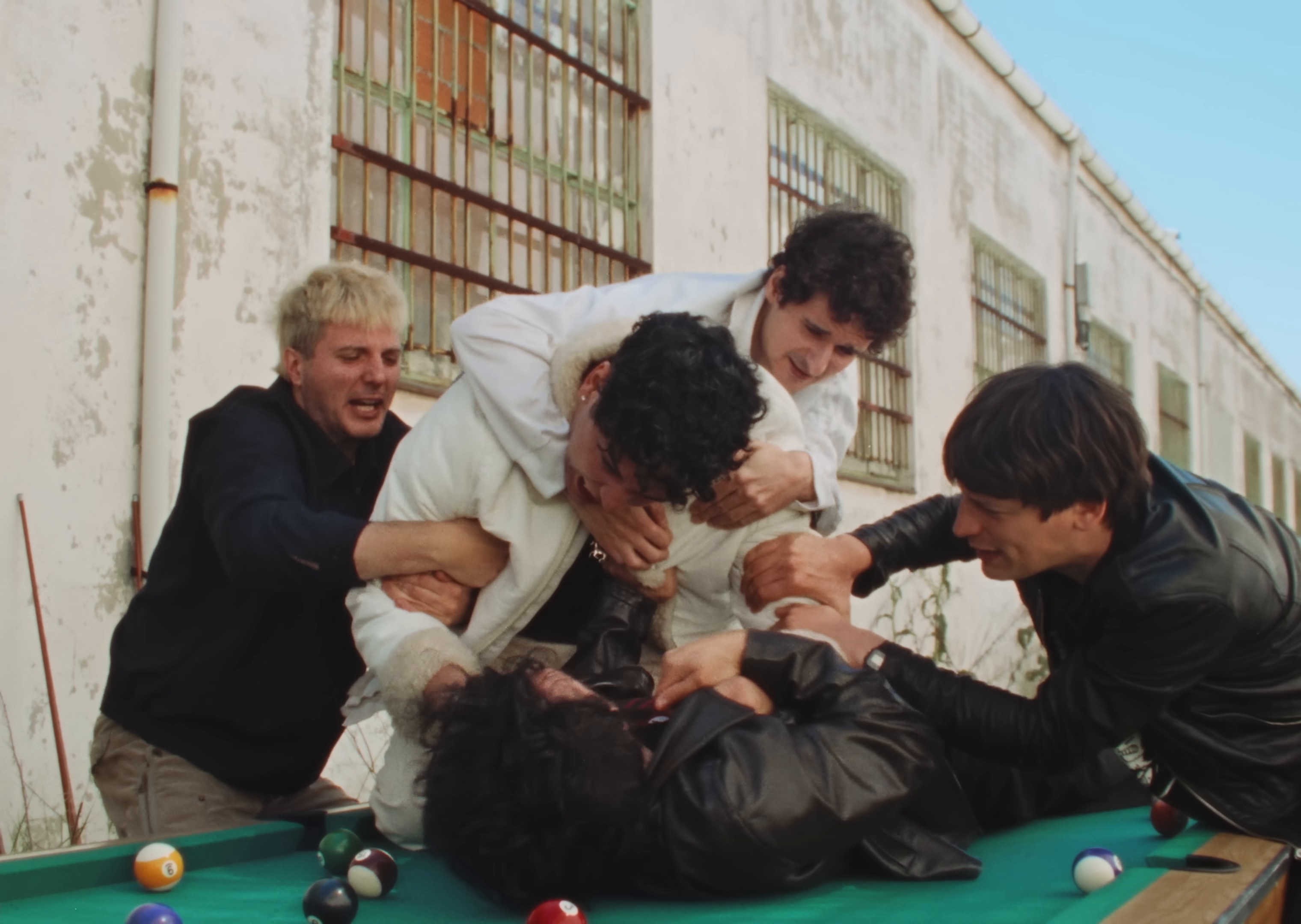 Yo pensaba que me había tocado Dios (2024) —  shot,  lighting