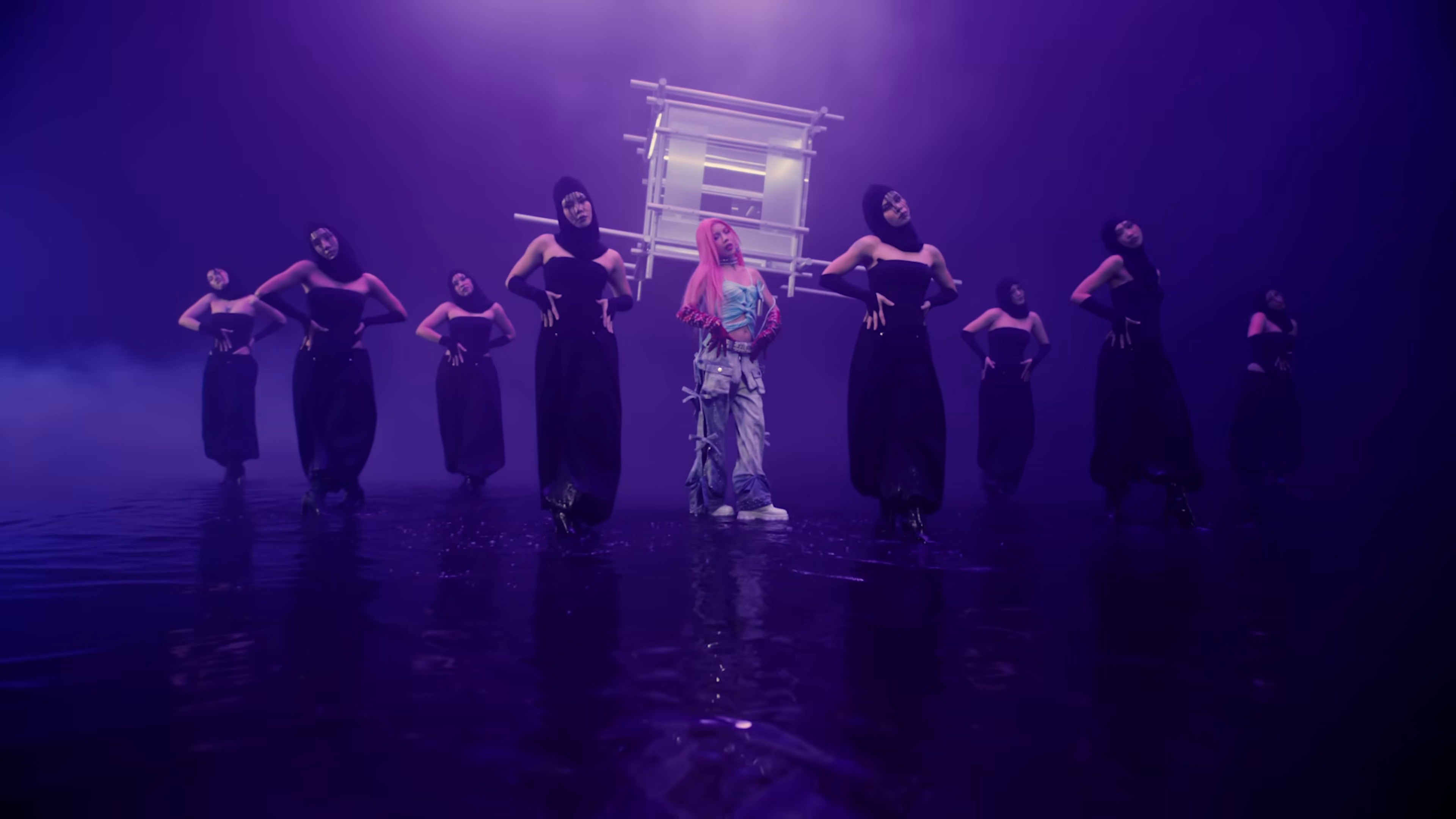 BÊ TRAP (2024) —  shot,  lighting