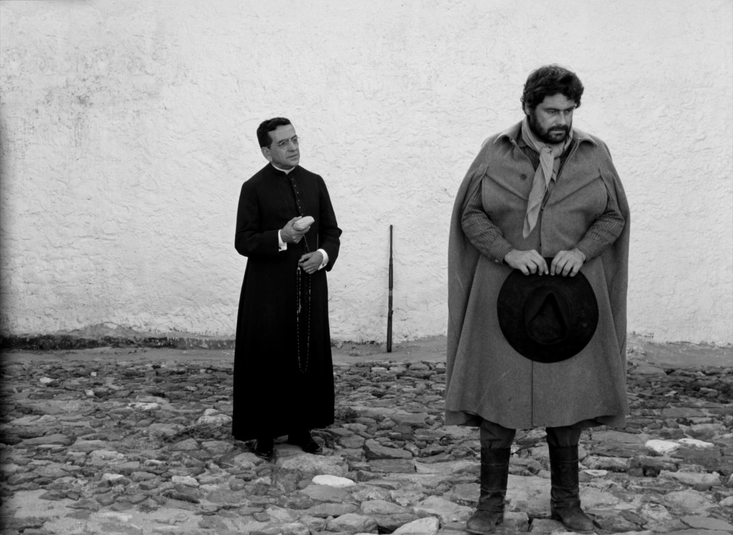 Black God, White Devil (1964) —  shot,  lighting