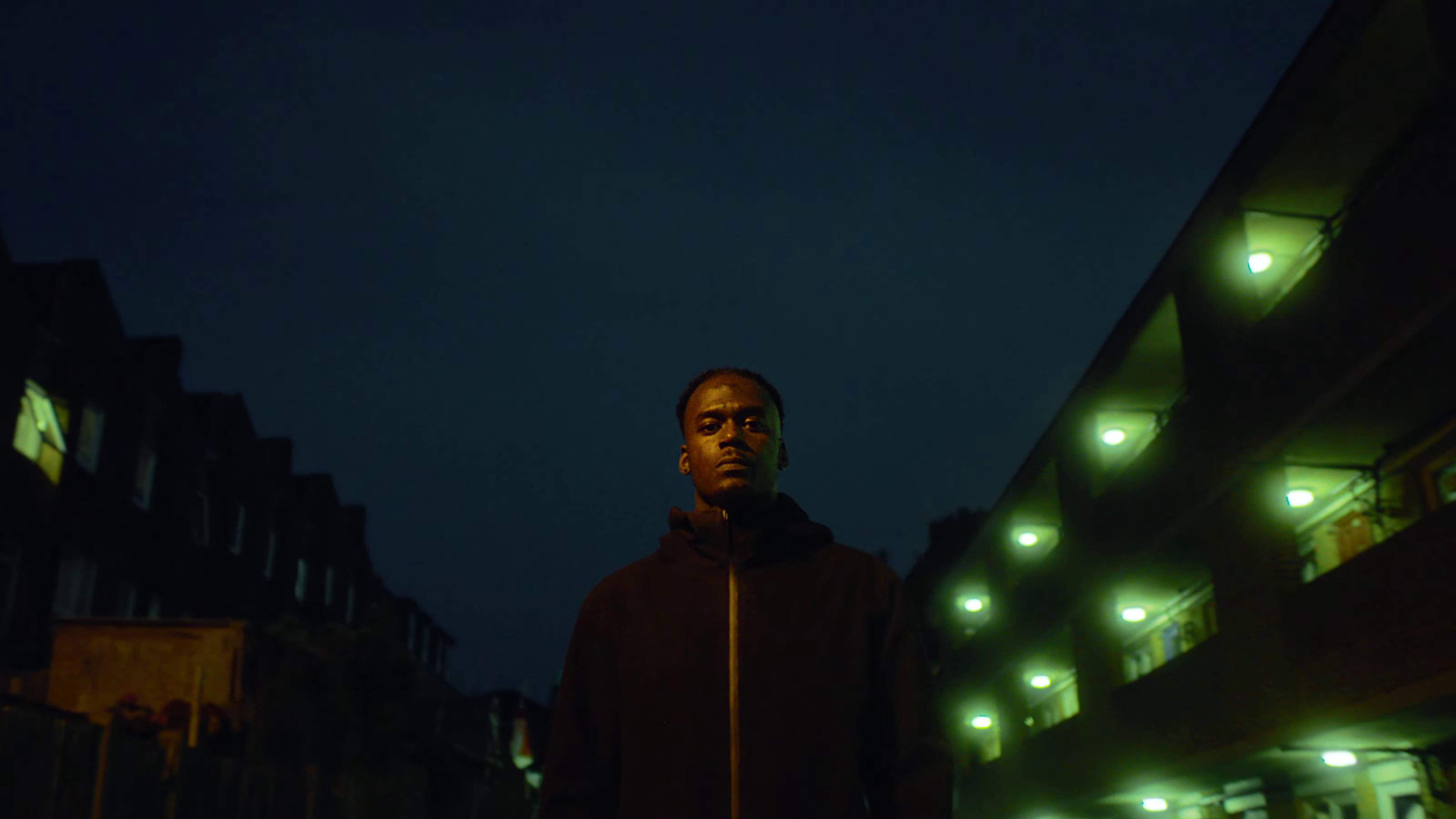 Mains (2023) —  shot,  lighting