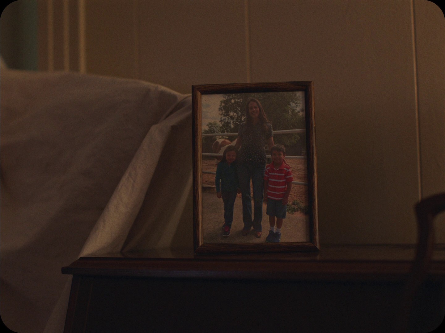 A Ghost Story (2017) —  shot,  lighting