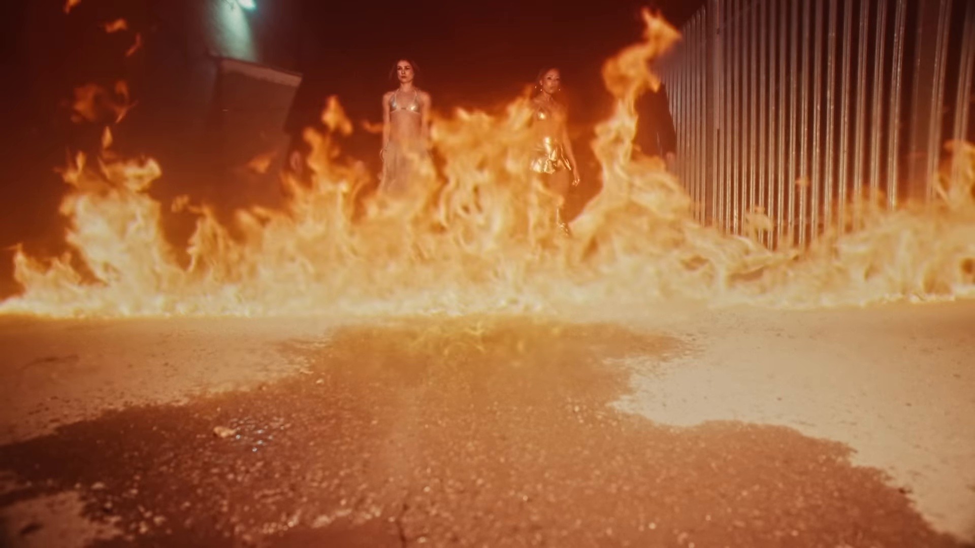 I HEART YOU (2025) —  shot,  lighting