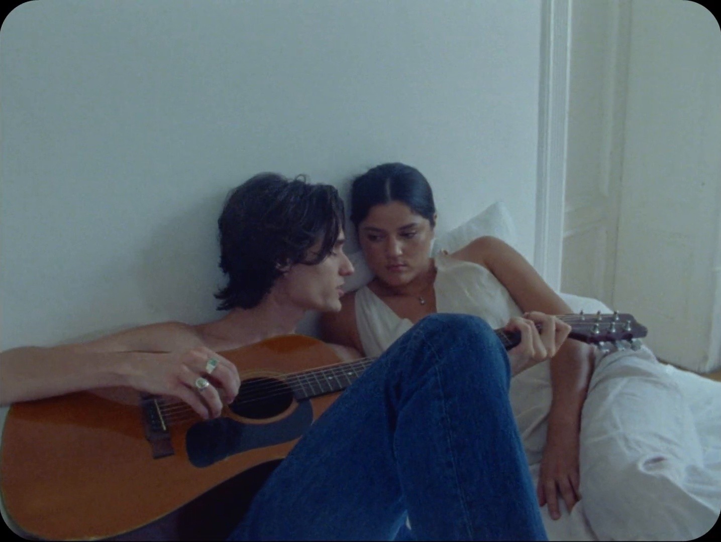 Nadie Me Corta el Pelo Como Tú (2025) —  shot,  lighting