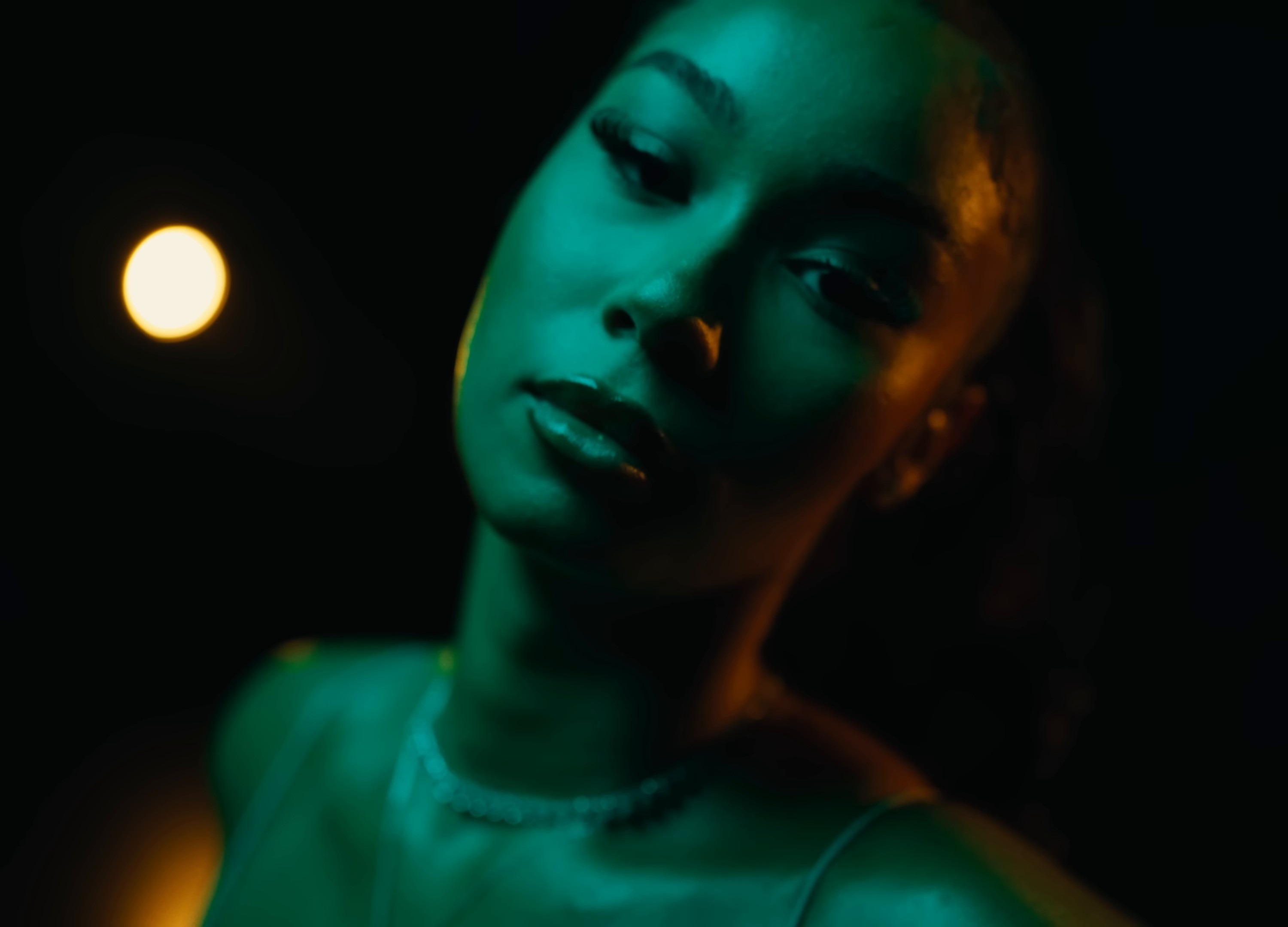 Fatigué (remix) (2024) —  shot,  lighting