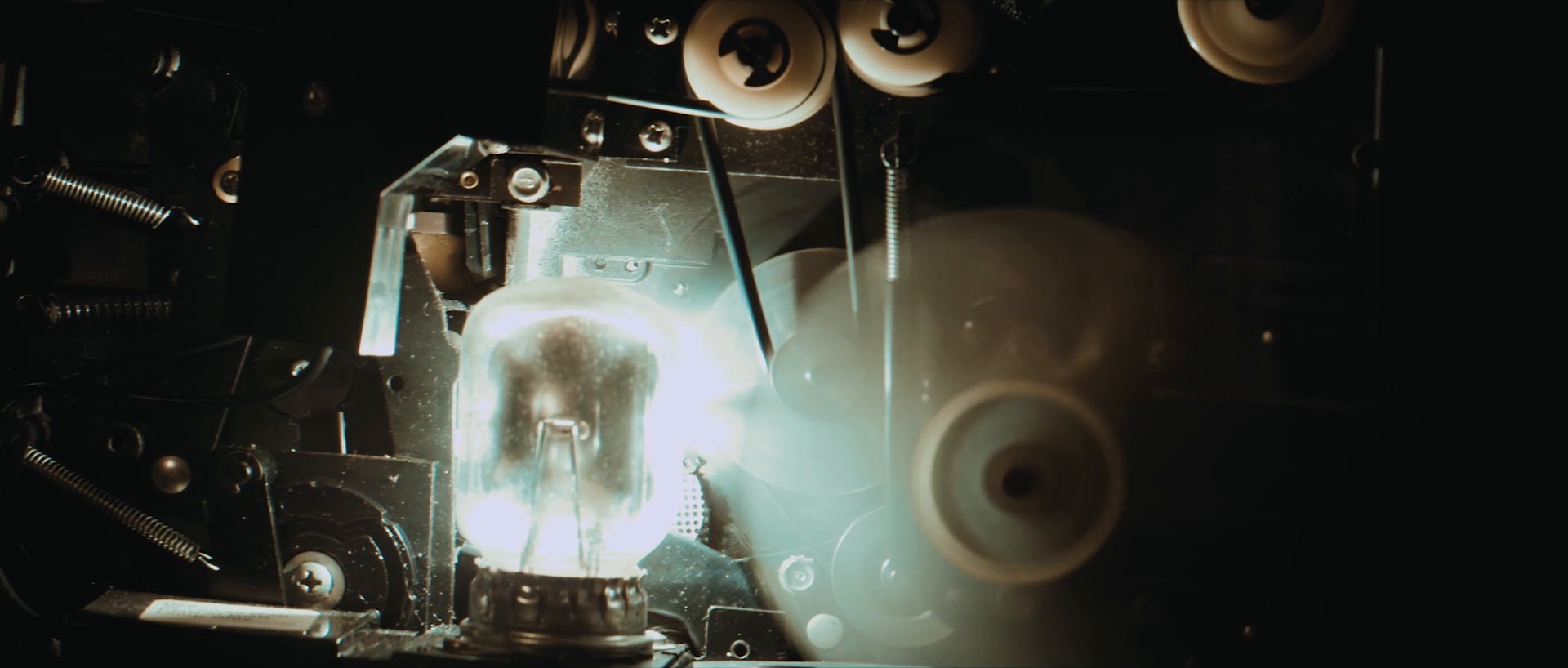 That's Belvedere - Frederick Lau (2018) —  shot,  lighting