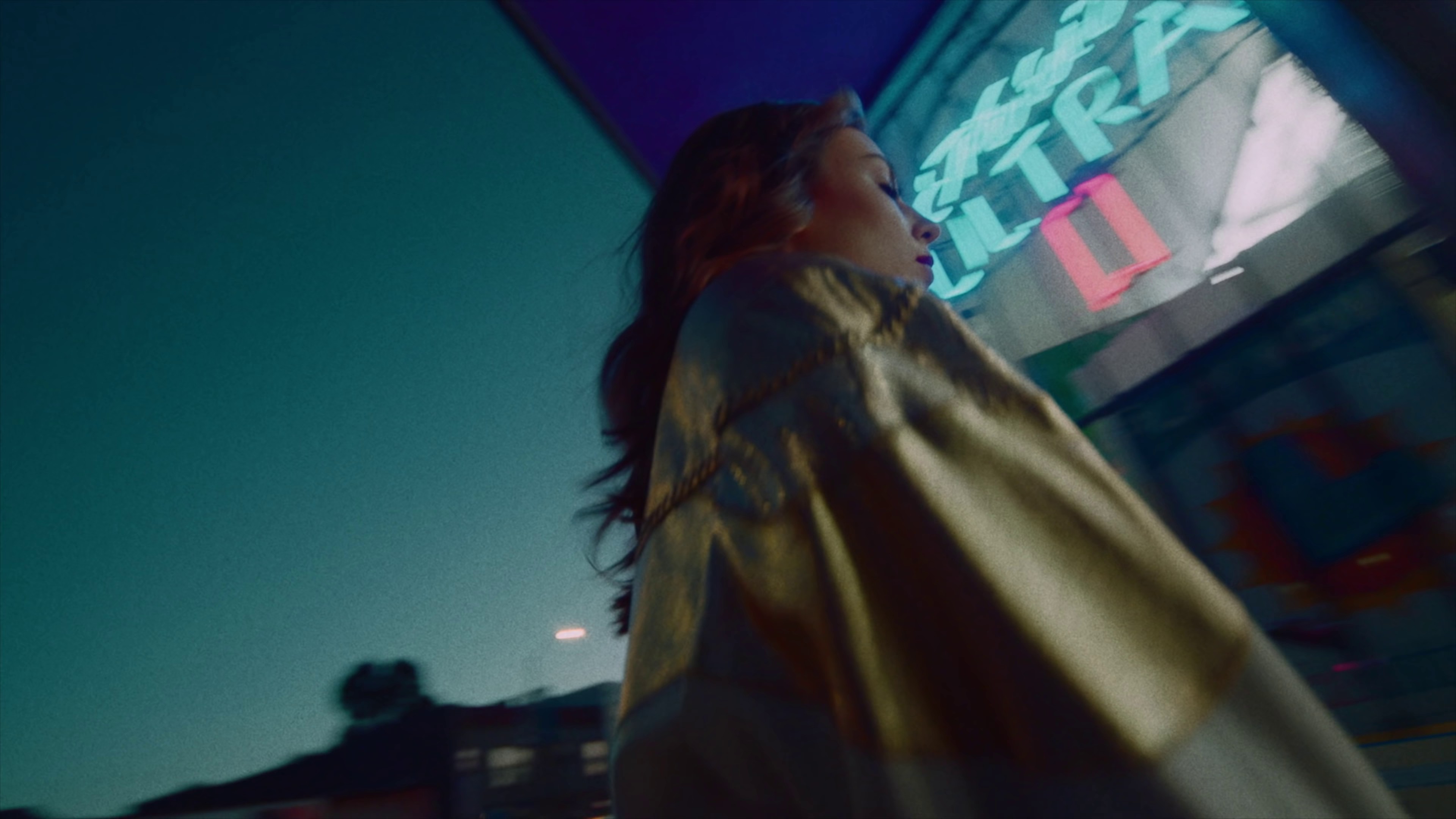 Tout savoir  (2022) —  shot,  lighting