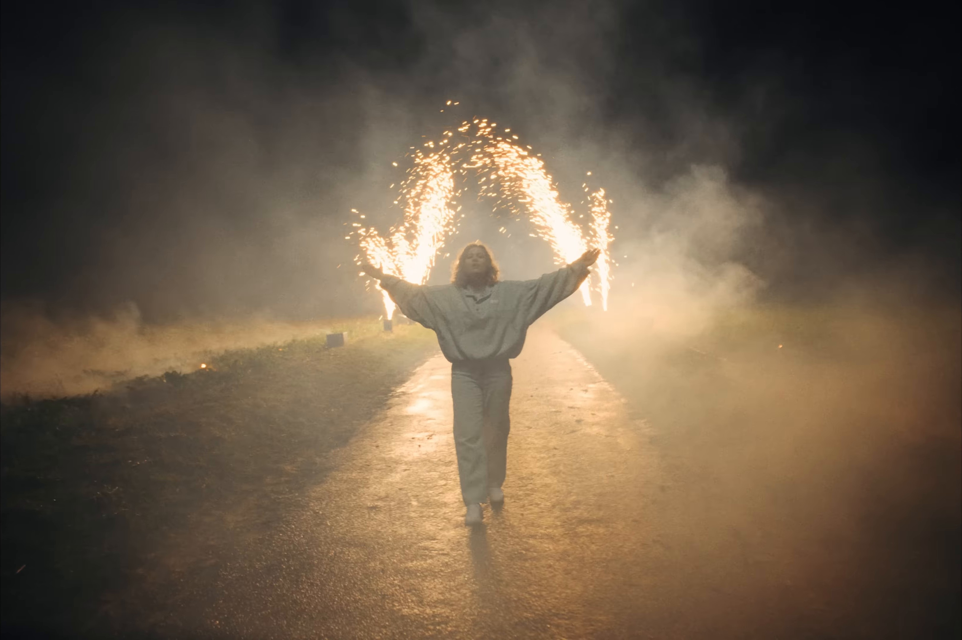 Multicolore (2024) —  shot,  lighting