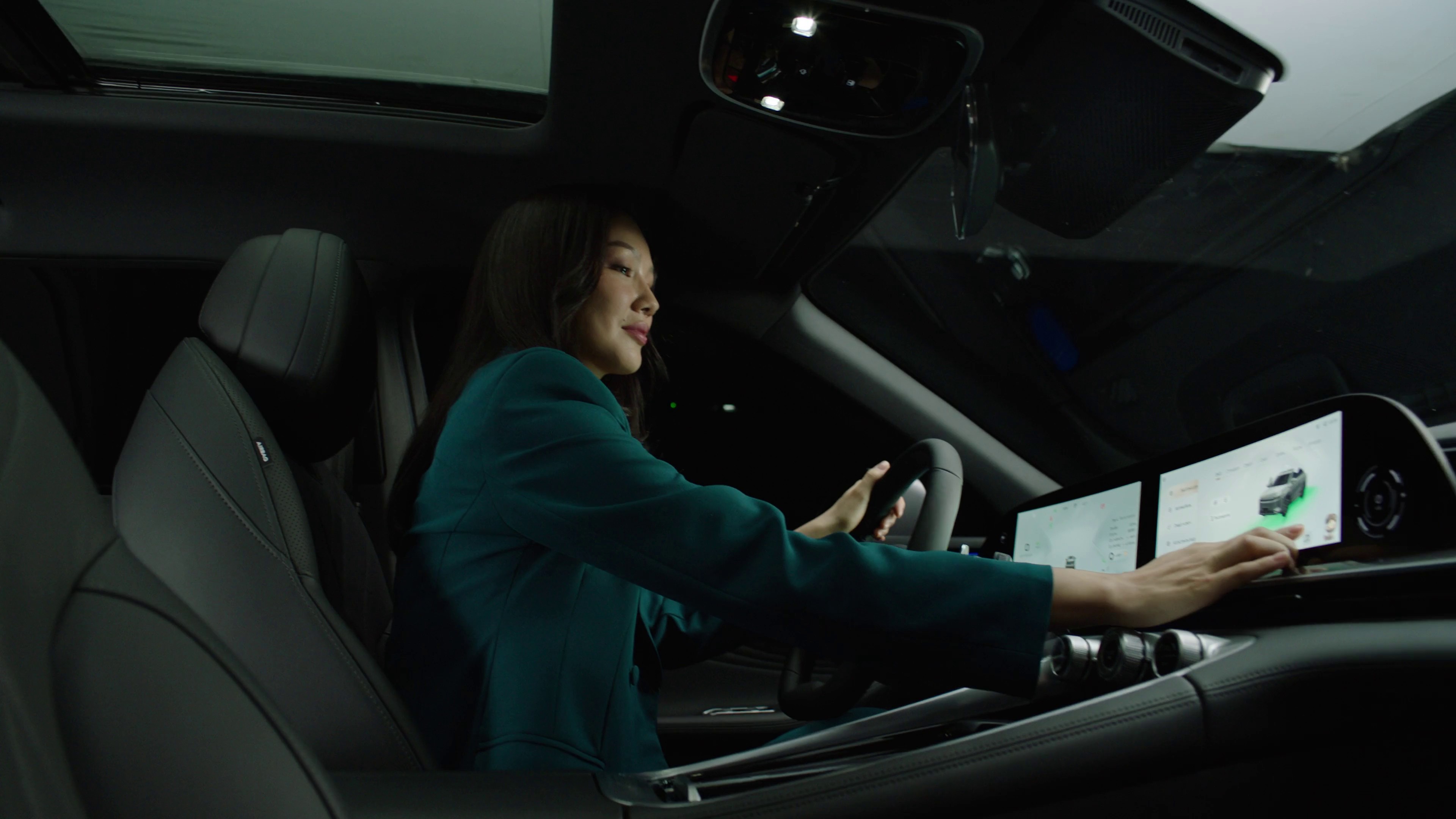 Exeed Rx (2024) —  shot,  lighting