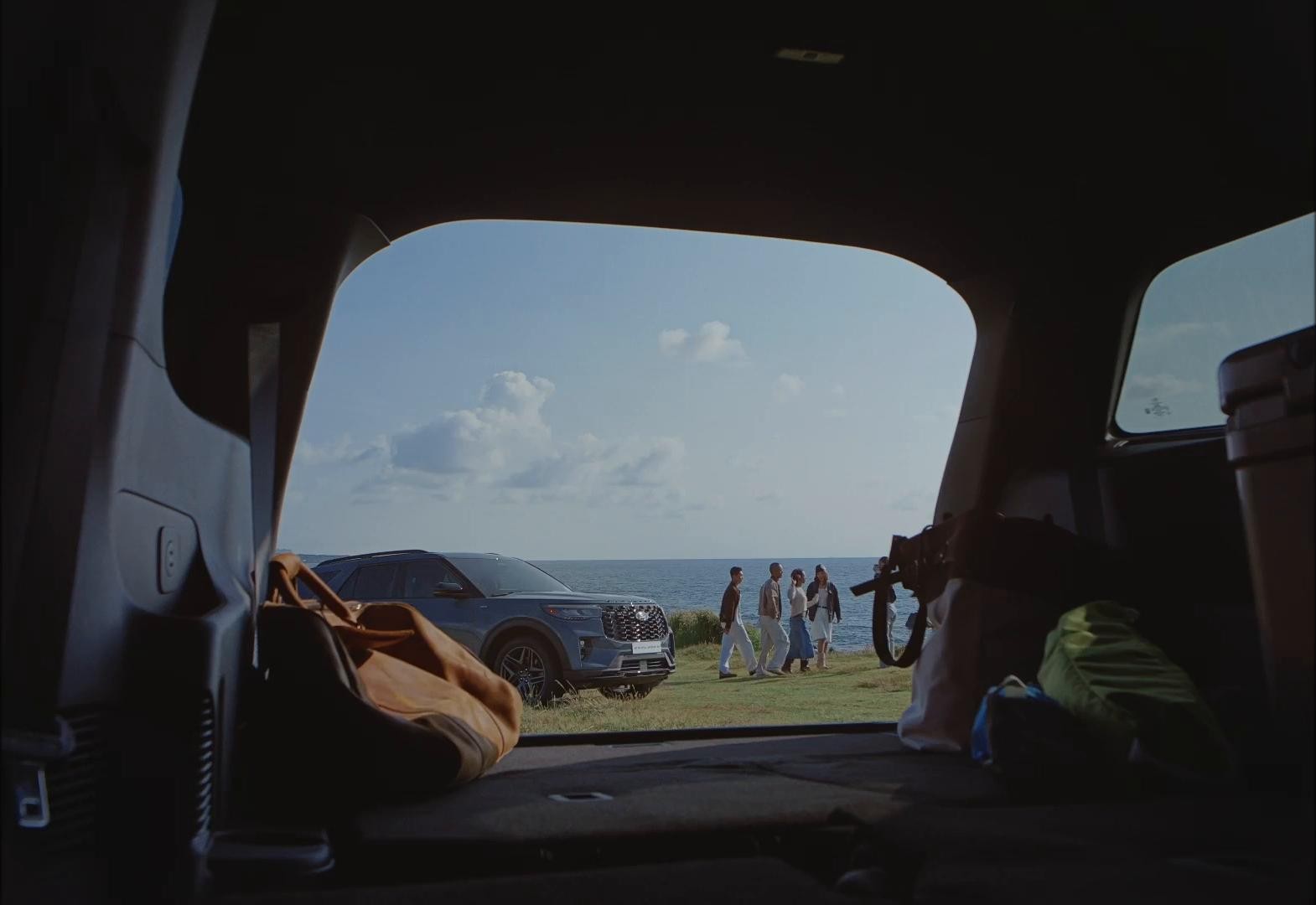 FORD 'LIVE CURIOUS' (2024) —  shot,  lighting