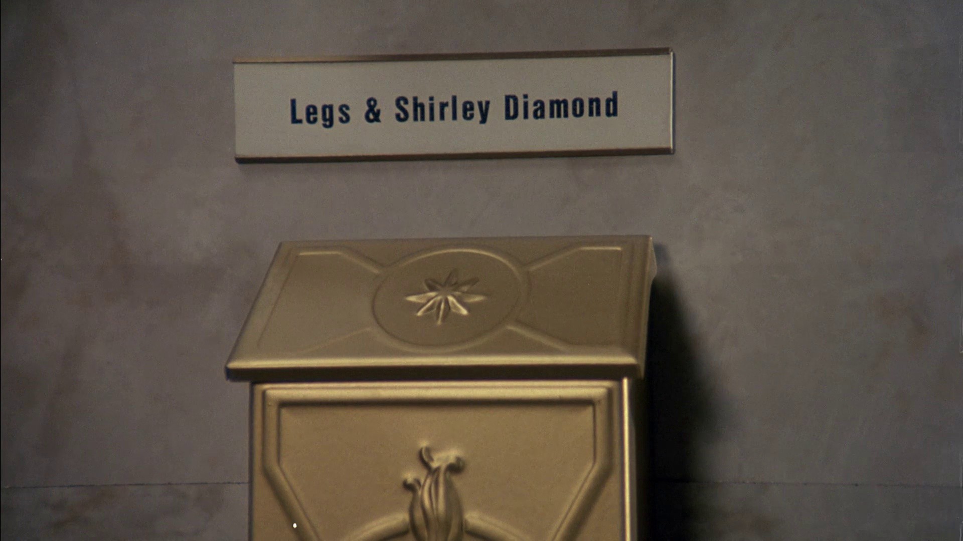 Johnny Dangerously (1984) —  shot,  lighting