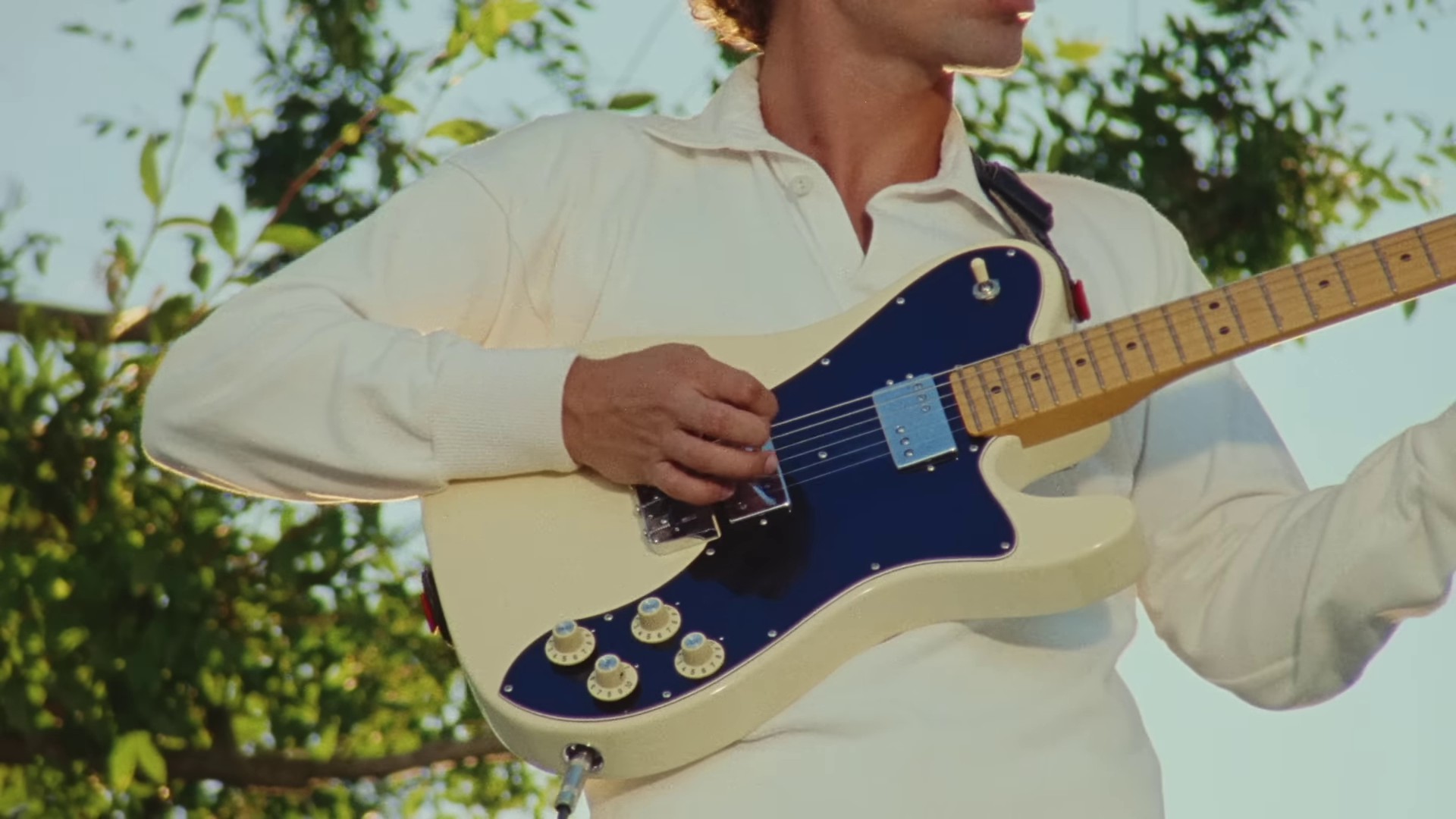 she likes sports (2024) —  shot,  lighting