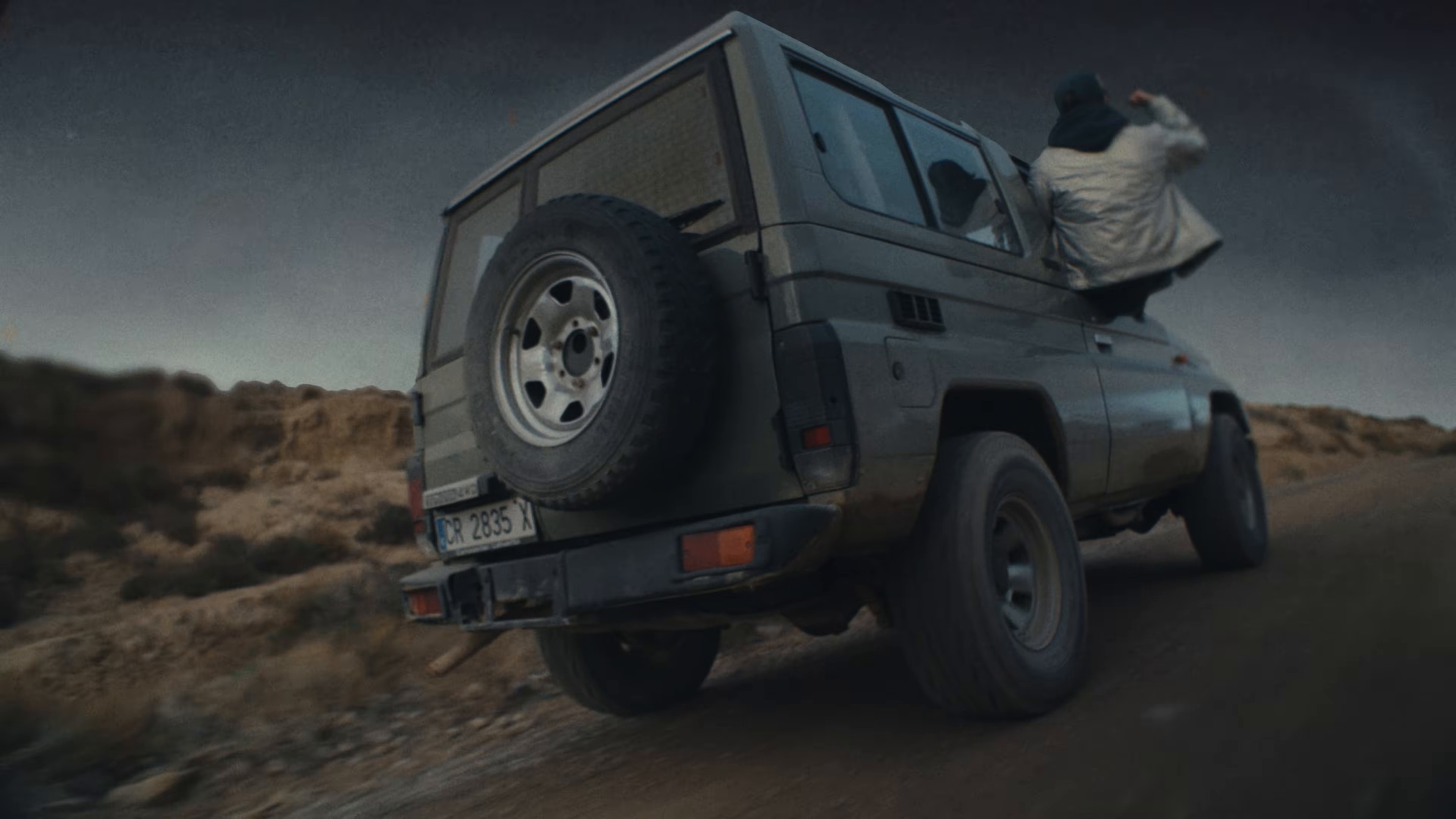 Mathématiques (2026) —  shot,  lighting