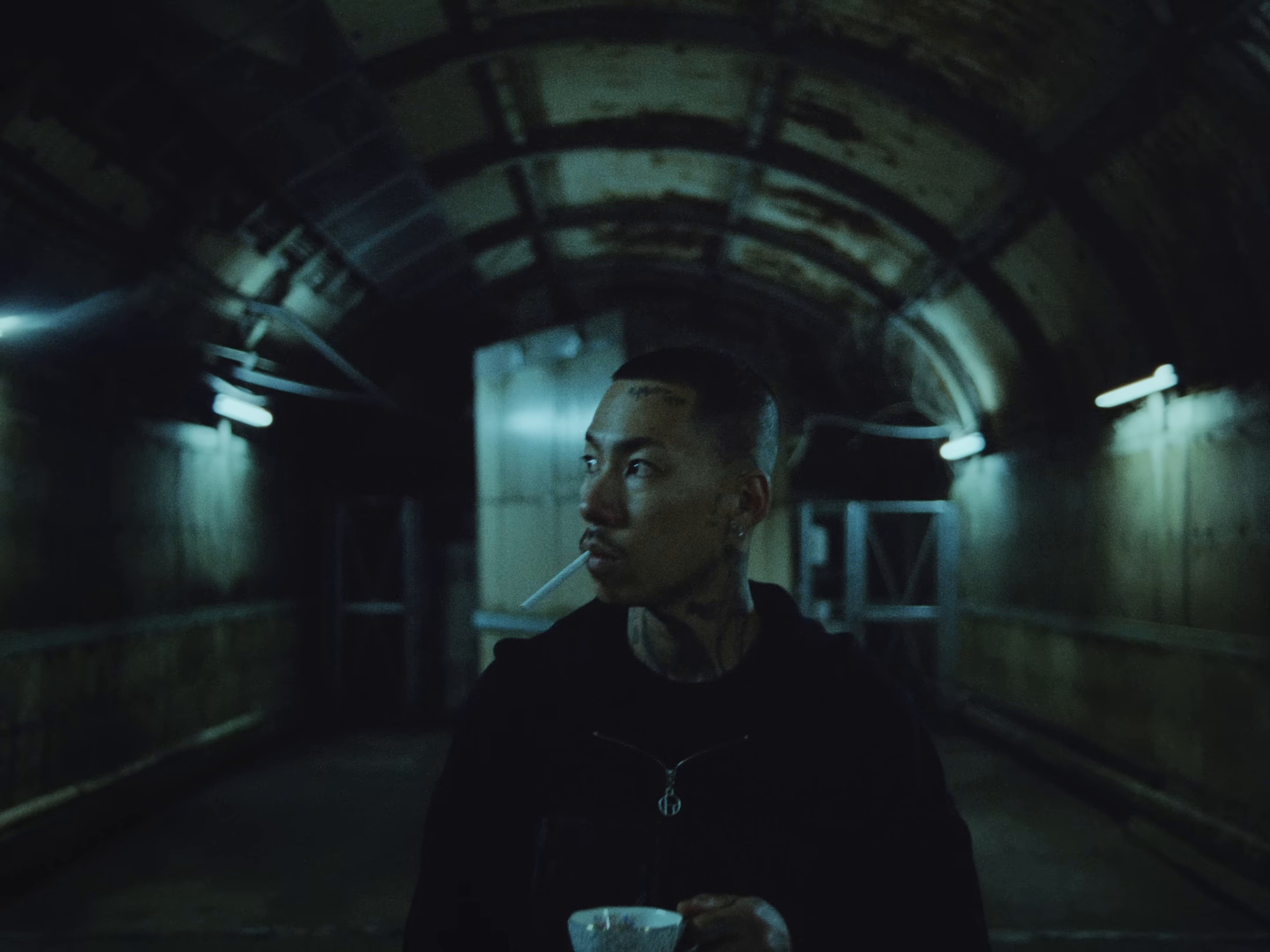 流れる (2025) —  shot,  lighting