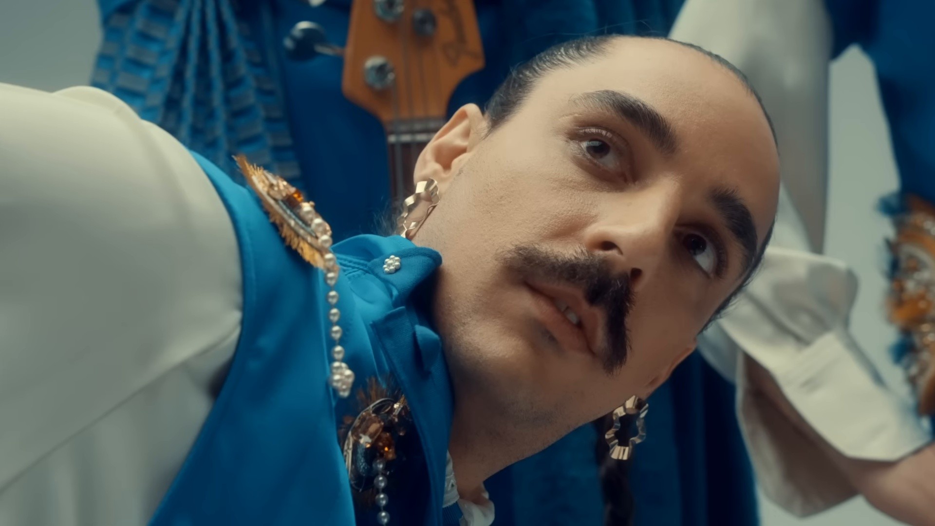 Fugue pour saxophone en Do mineur (2025) —  shot,  lighting