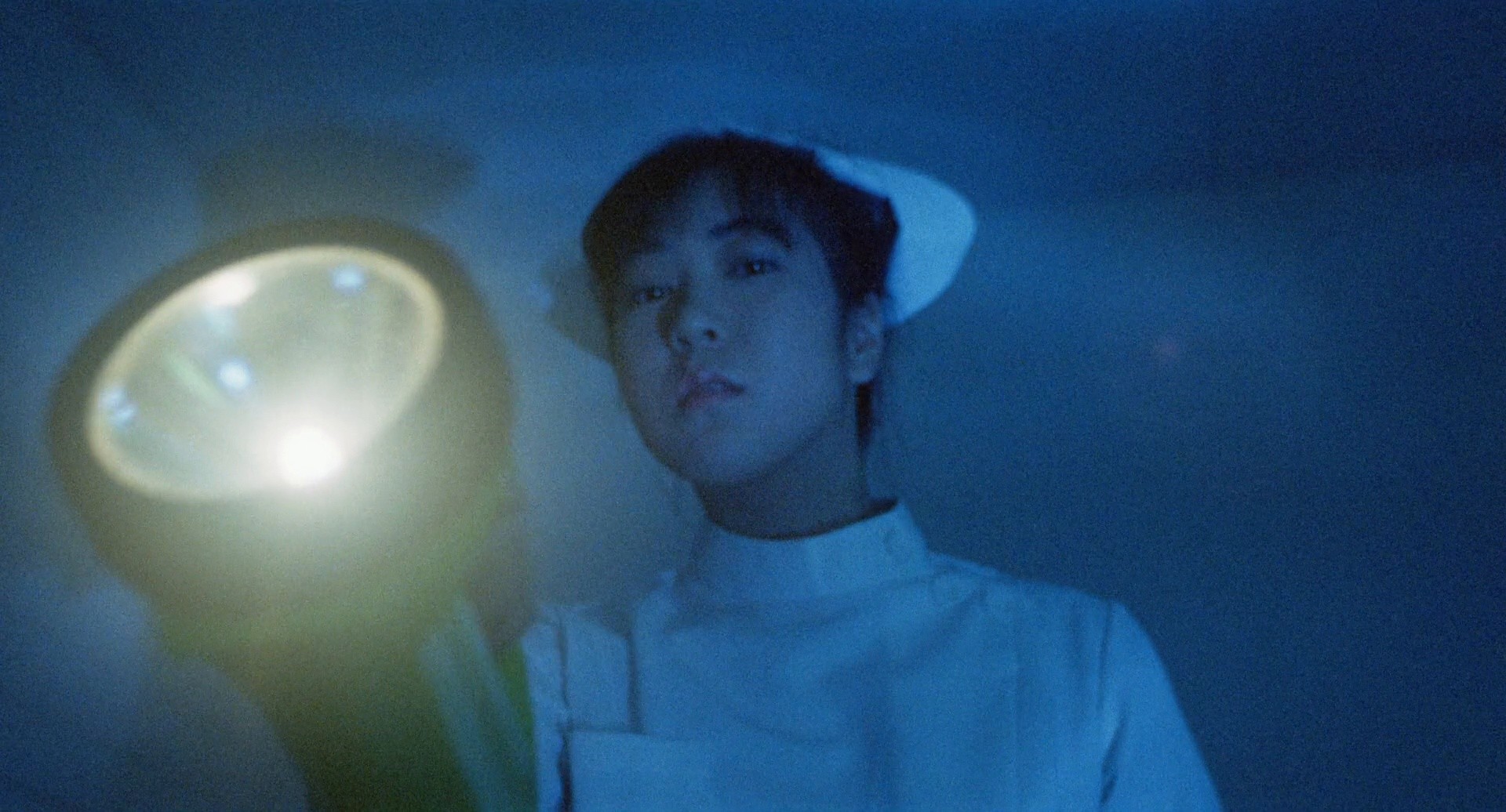 Hentai byôtô: Hakui seme (1988) —  shot,  lighting