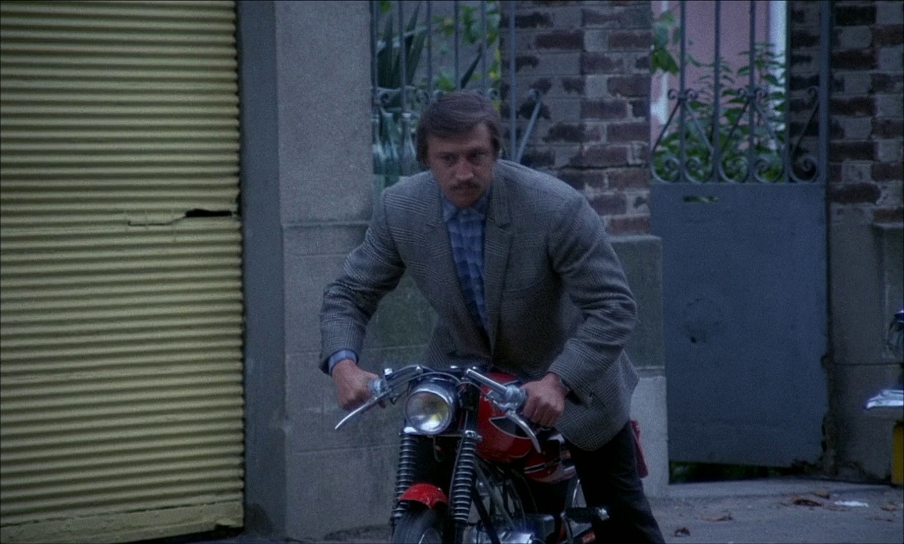 Max and the Junkmen (1971) —  shot,  lighting