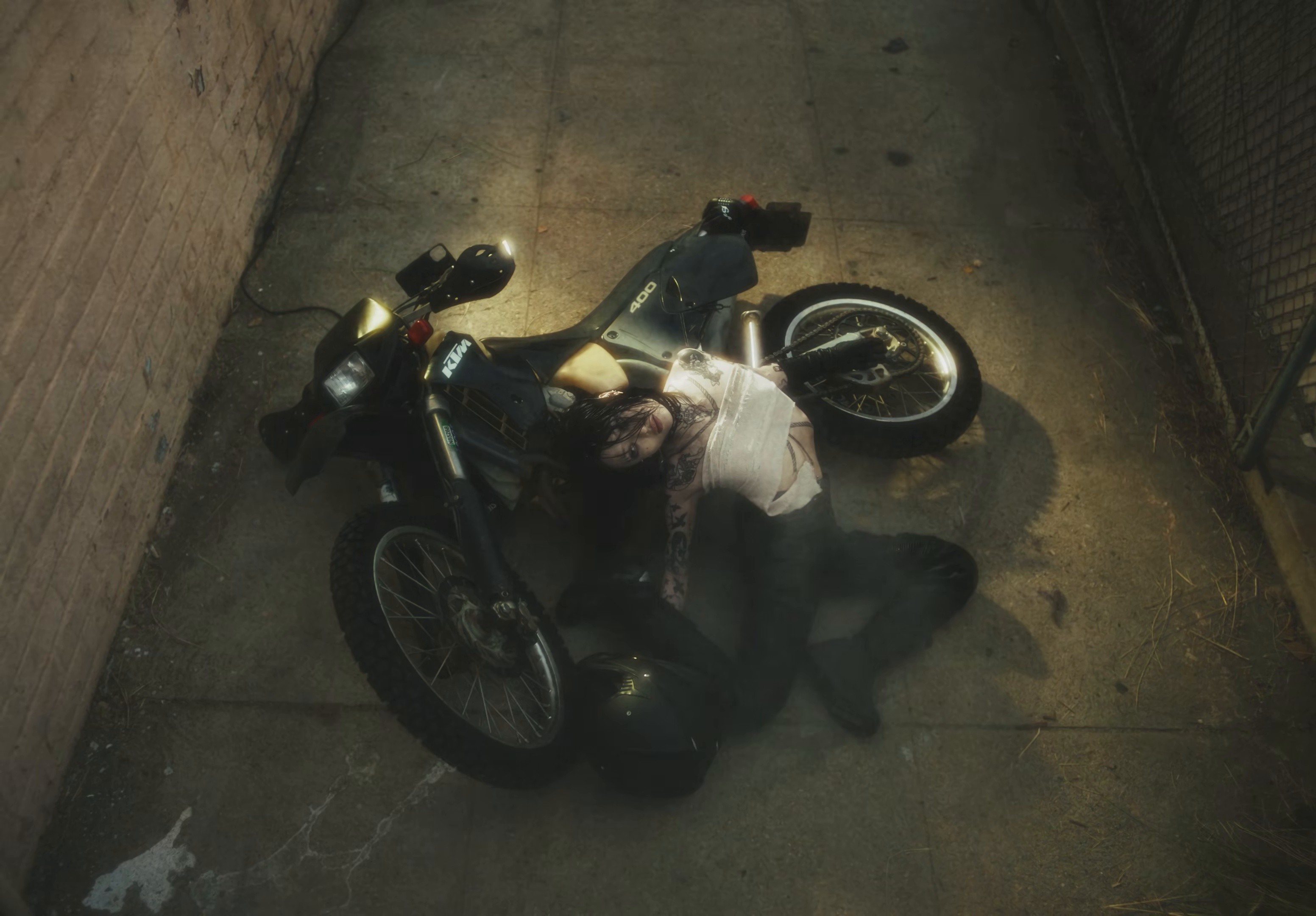 VV (2025) —  shot,  lighting