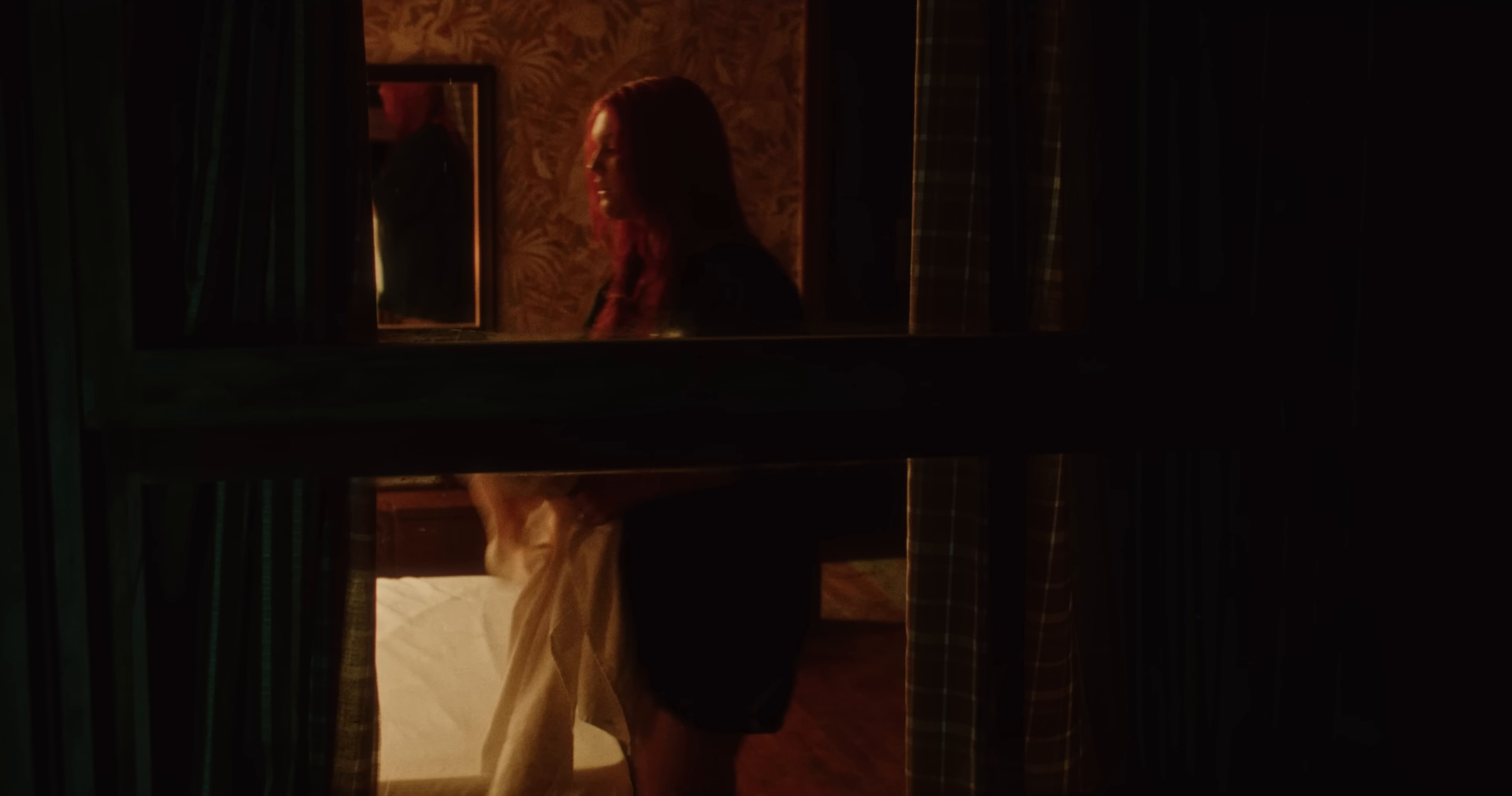 En Los Espejos (2024) —  shot,  lighting