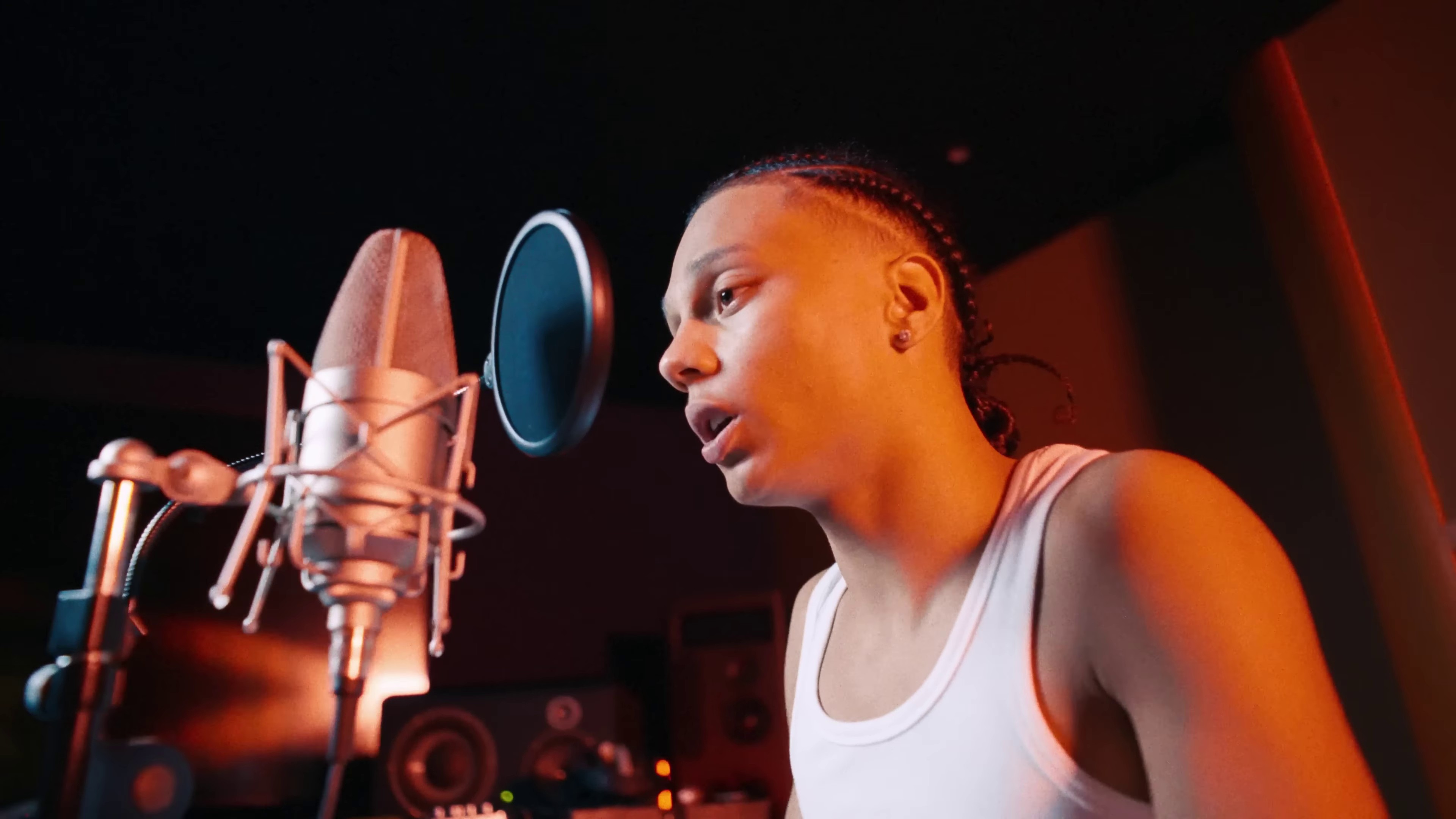 Gmail (2023) —  shot,  lighting