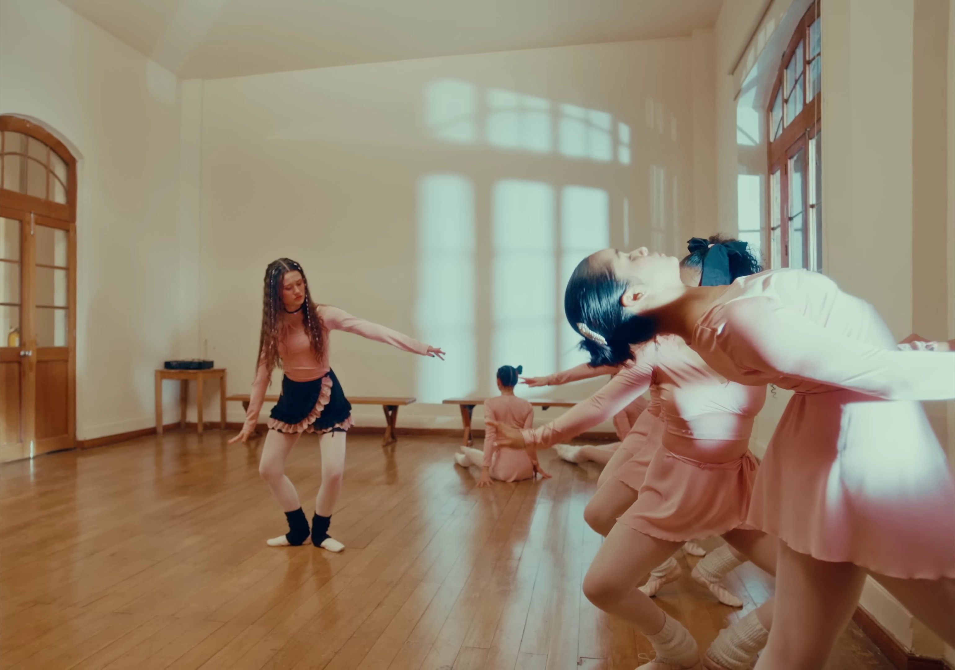 Quise Quererte (2023) —  shot,  lighting