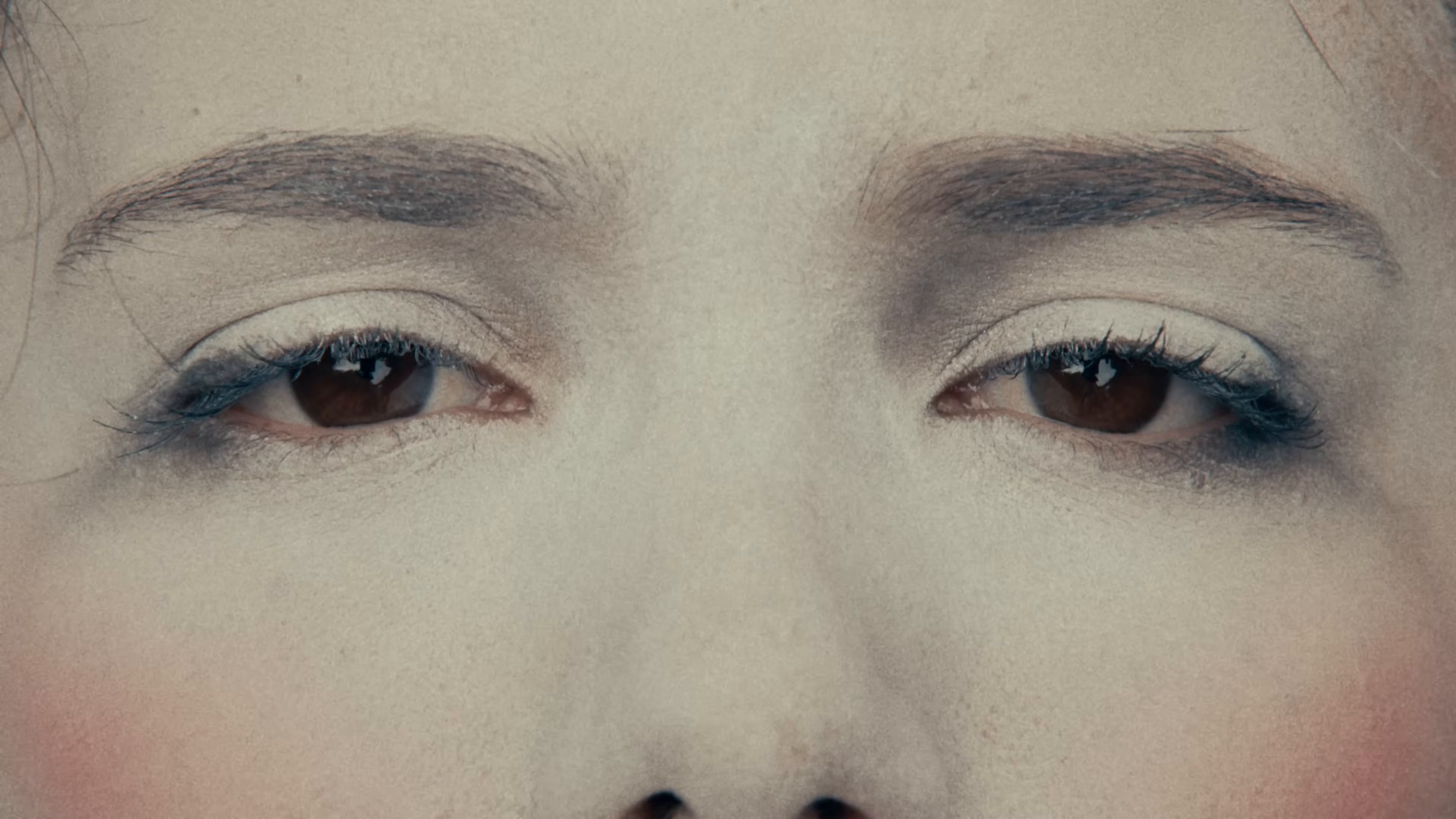 DEMAIN, J'ARRÊTE (2025) —  shot,  lighting