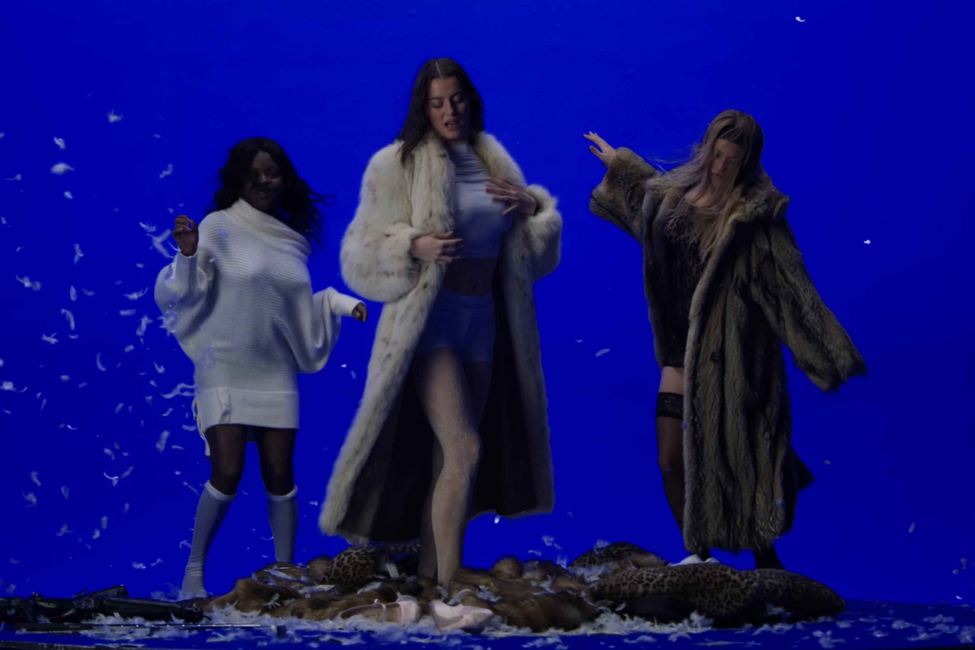  17 TEUDY  (2024) —  shot,  lighting