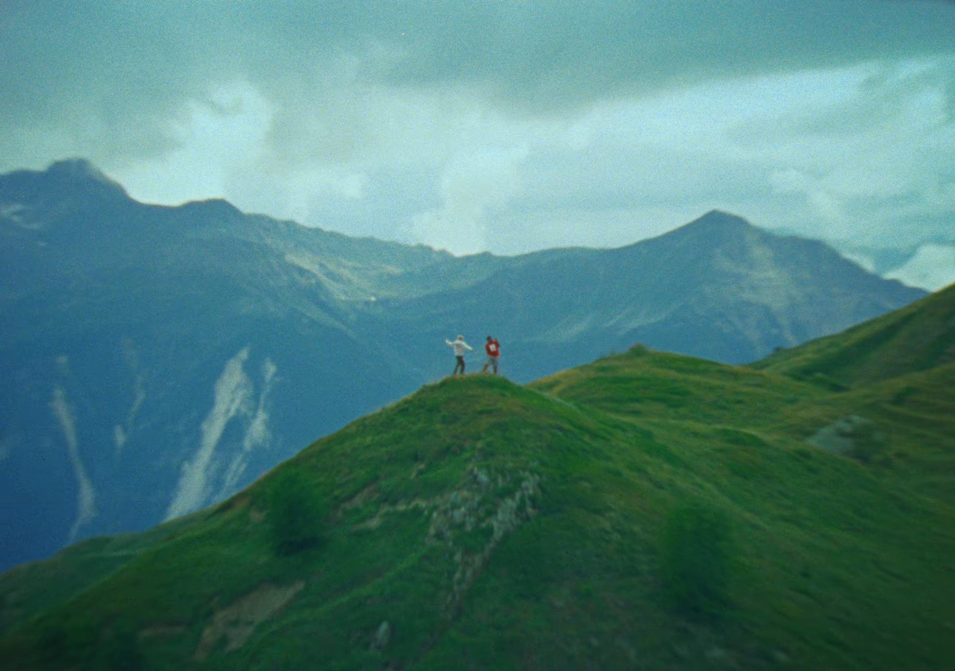 Daheim (2024) —  shot,  lighting