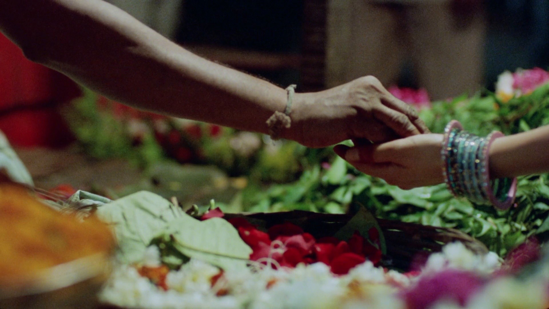 Kali Salwaar (2002) —  shot,  lighting