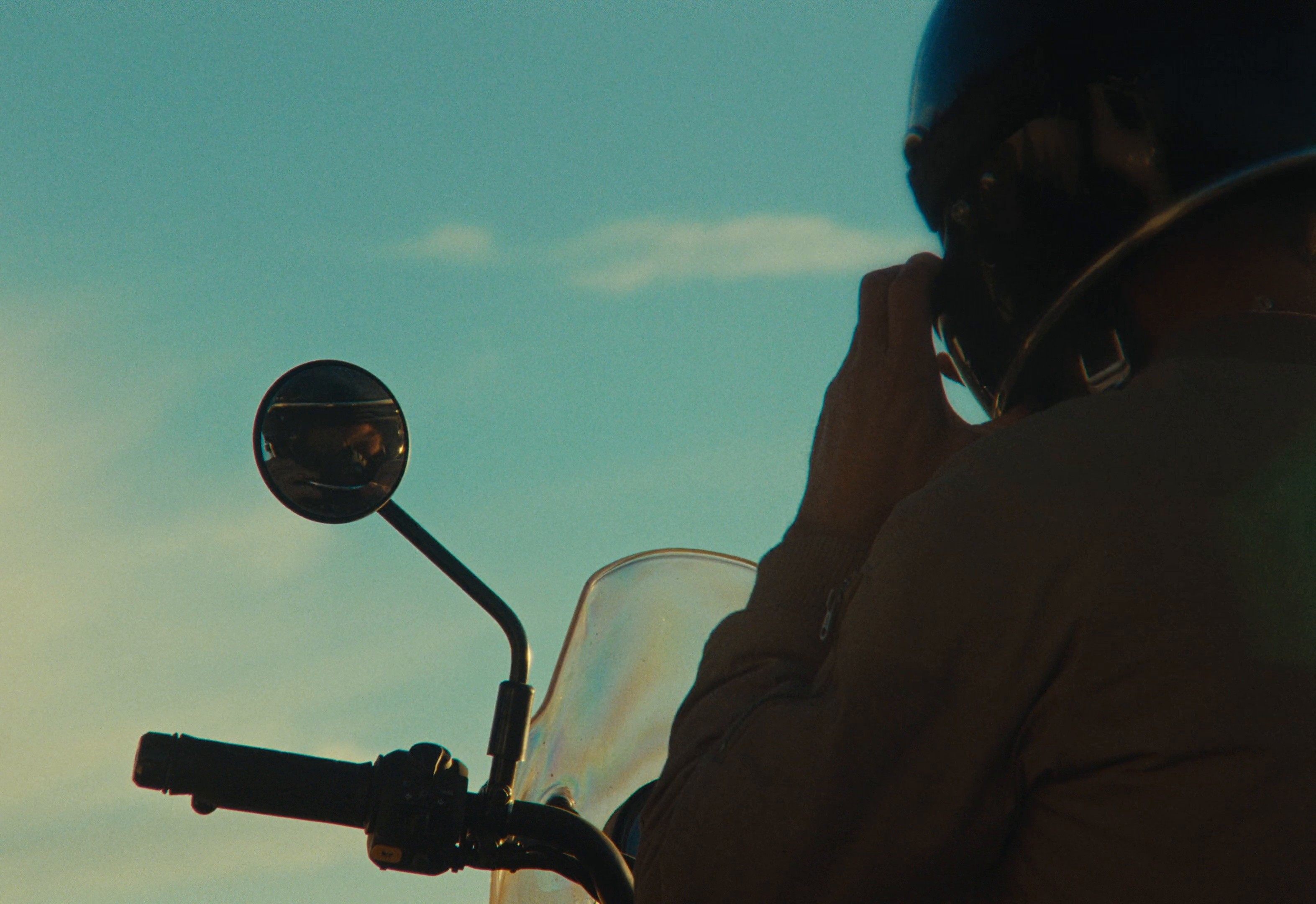 Royal Enfield Himalayan 450 (DC) (2024) —  shot,  lighting