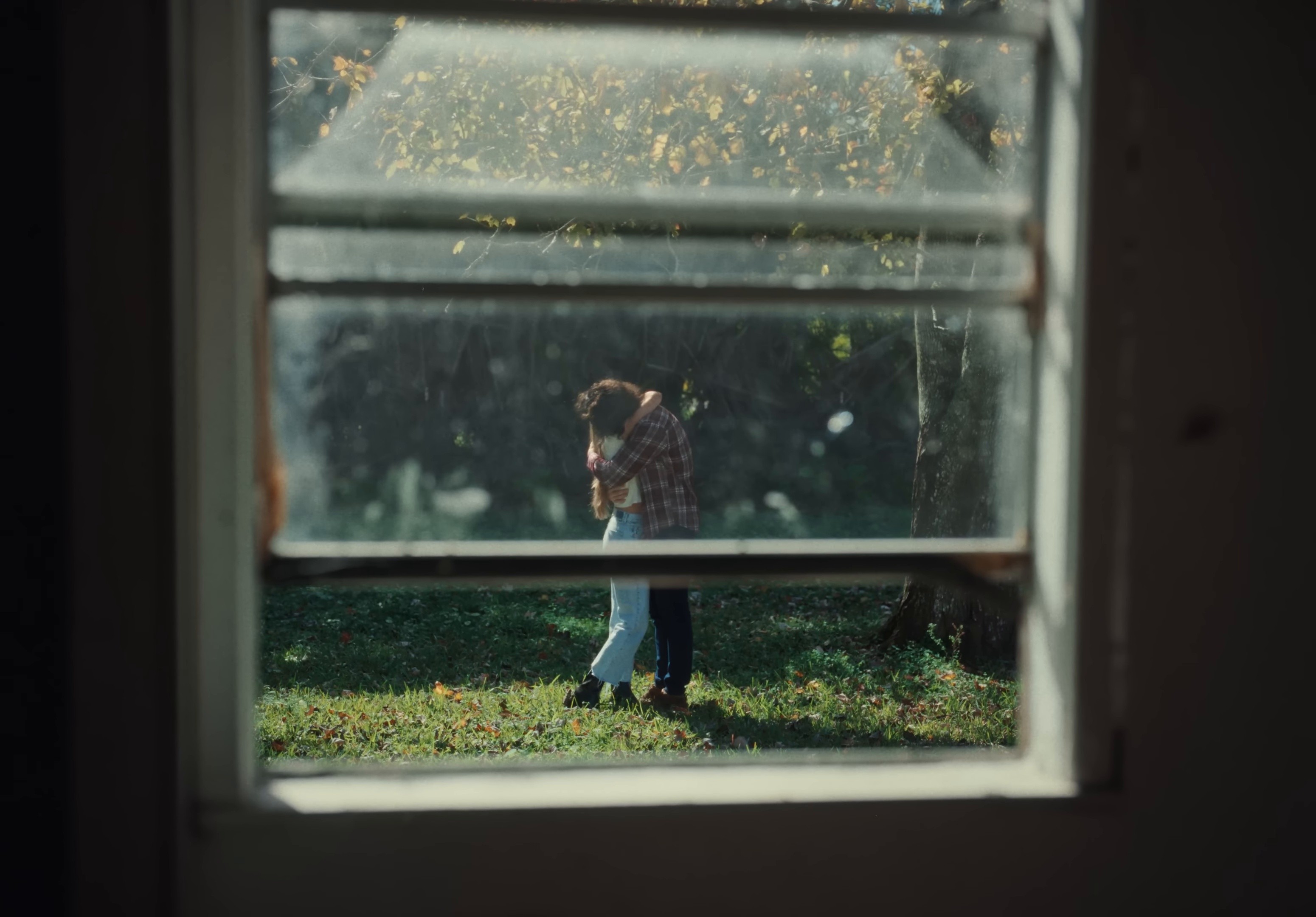 VENGA lo que VENGA (2025) —  shot,  lighting