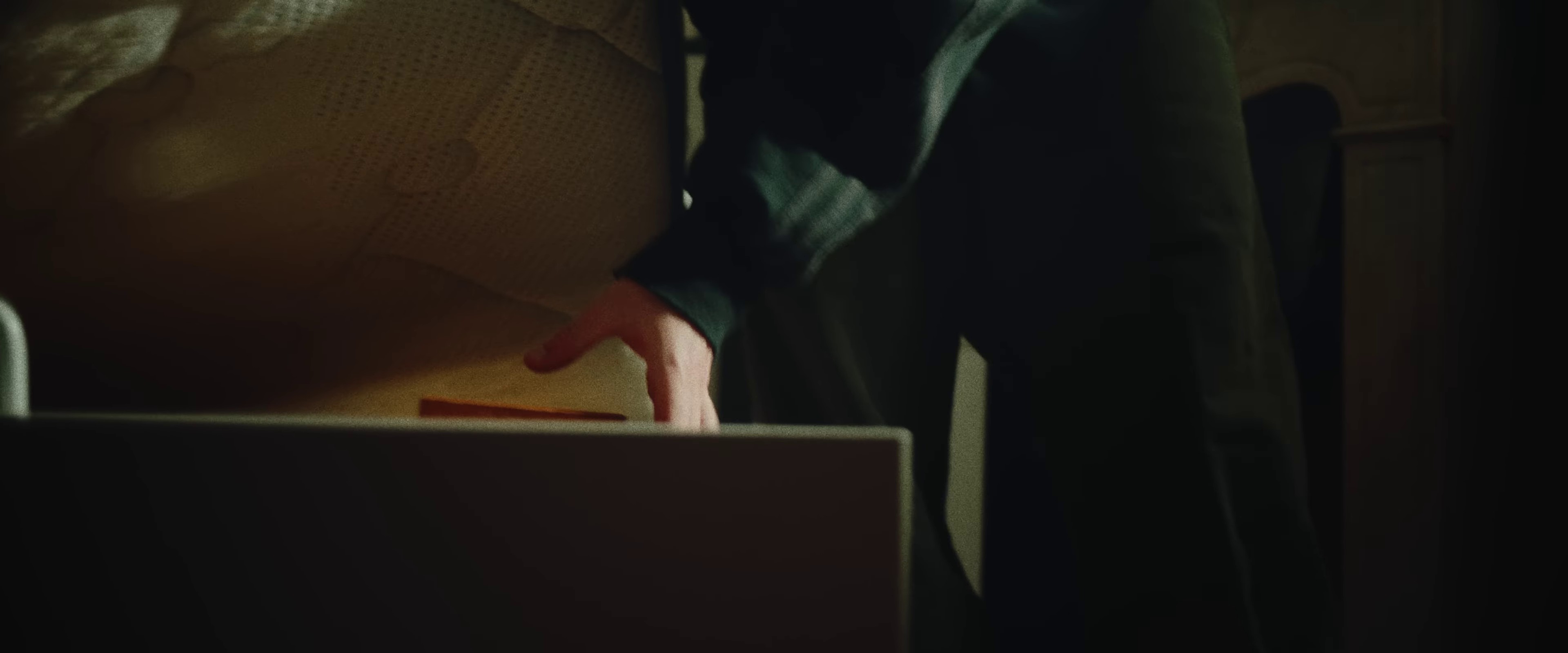 ARGENT TAFF (2023) —  shot,  lighting