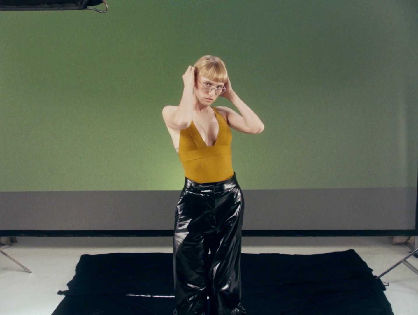 Por cima (2017) —  shot,  lighting