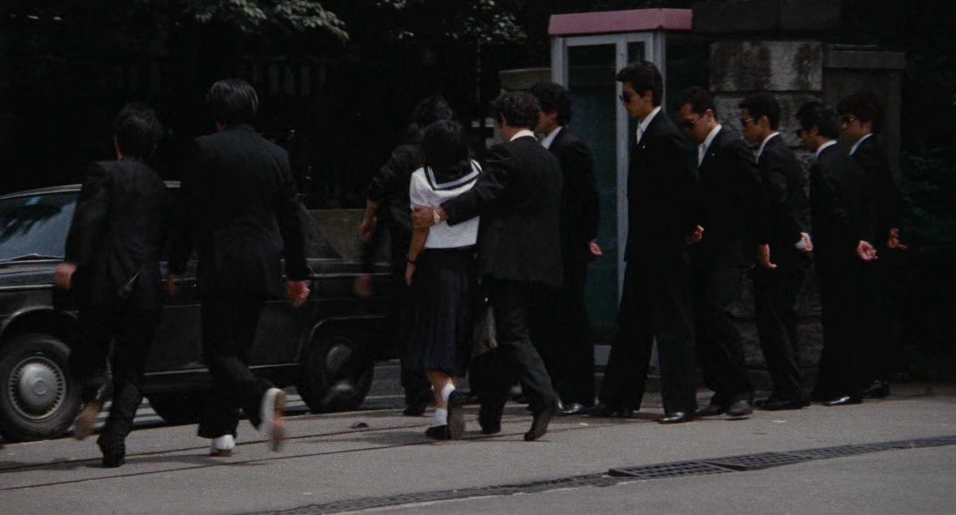 Sailor Suit and Machine Gun (1981) —  shot,  lighting