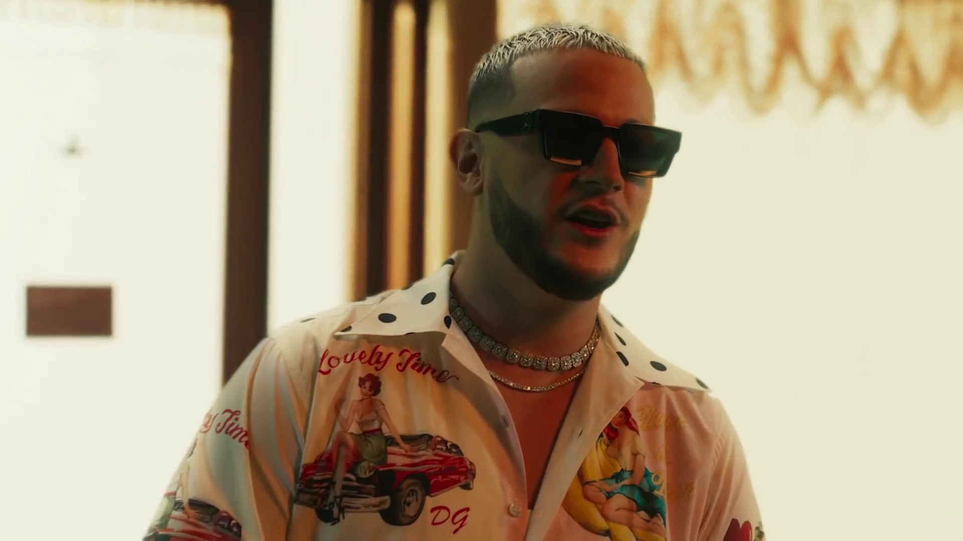 Selfish Love (2021) —  shot,  lighting